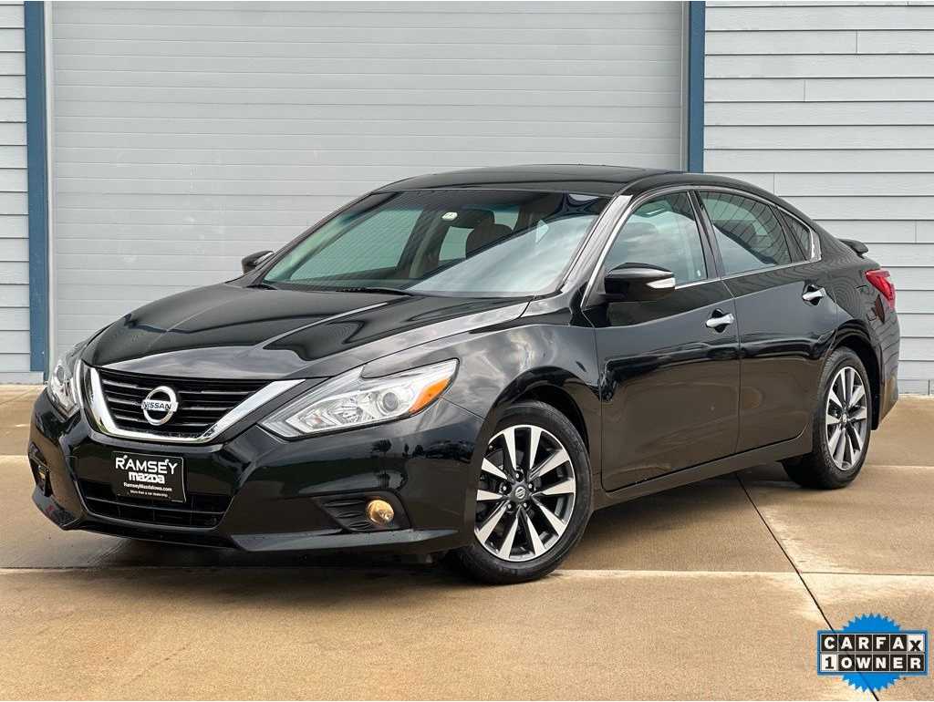 2016 Nissan Altima SL's photo