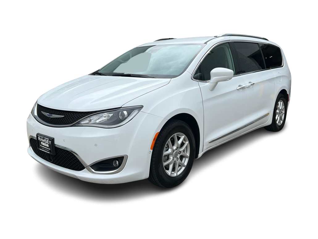 2020 Chrysler Pacifica Touring L -
                Urbandale, IA