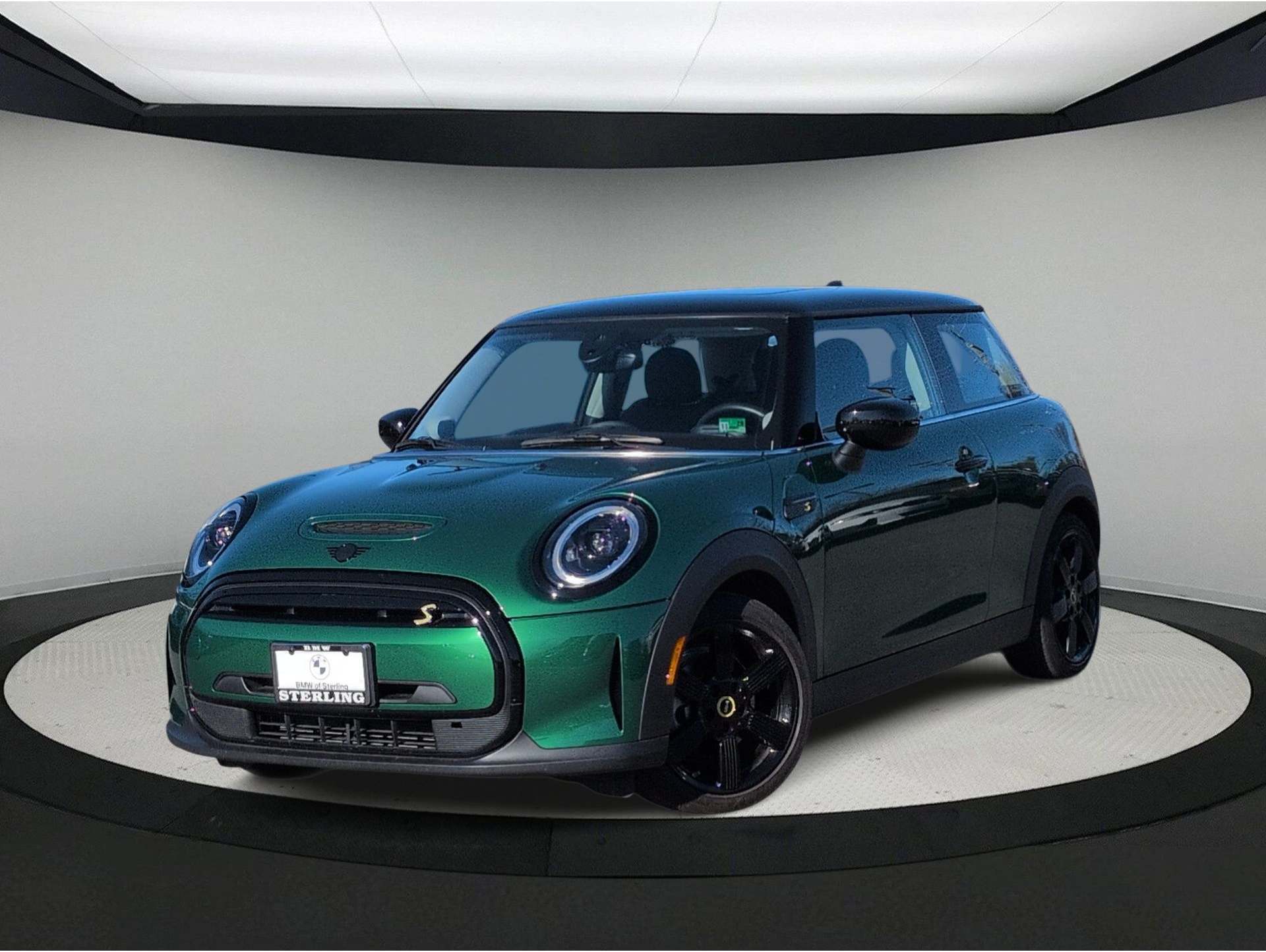 2024 MINI Hardtop 2 Door SE's photo