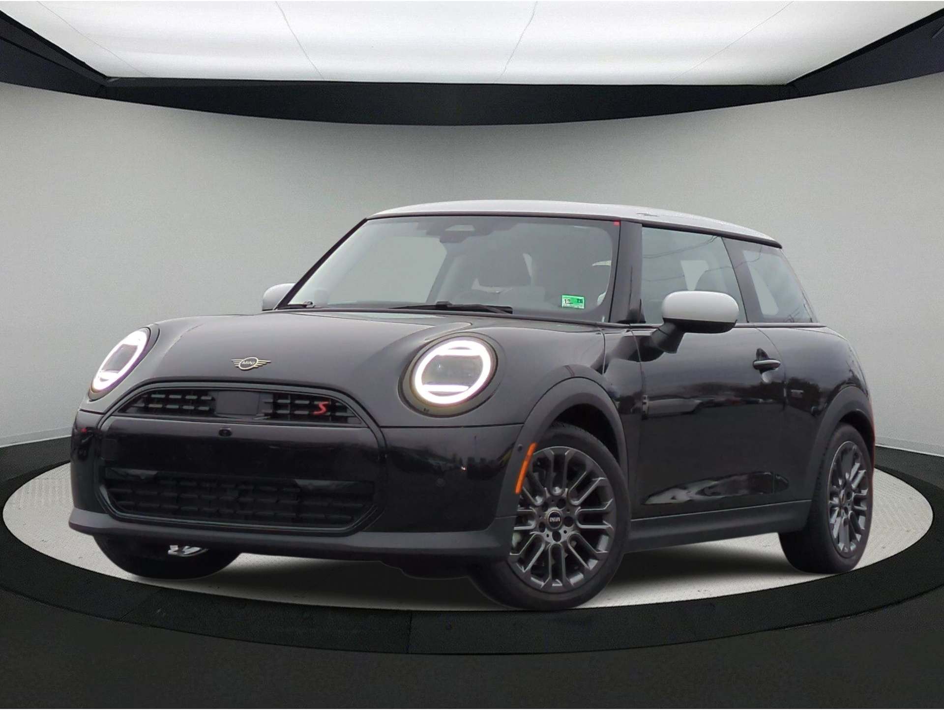 2025 MINI Hardtop 2 Door S's photo