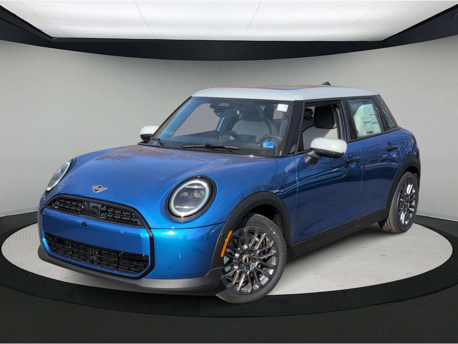 2026 MINI Hardtop 4 Door Base's photo