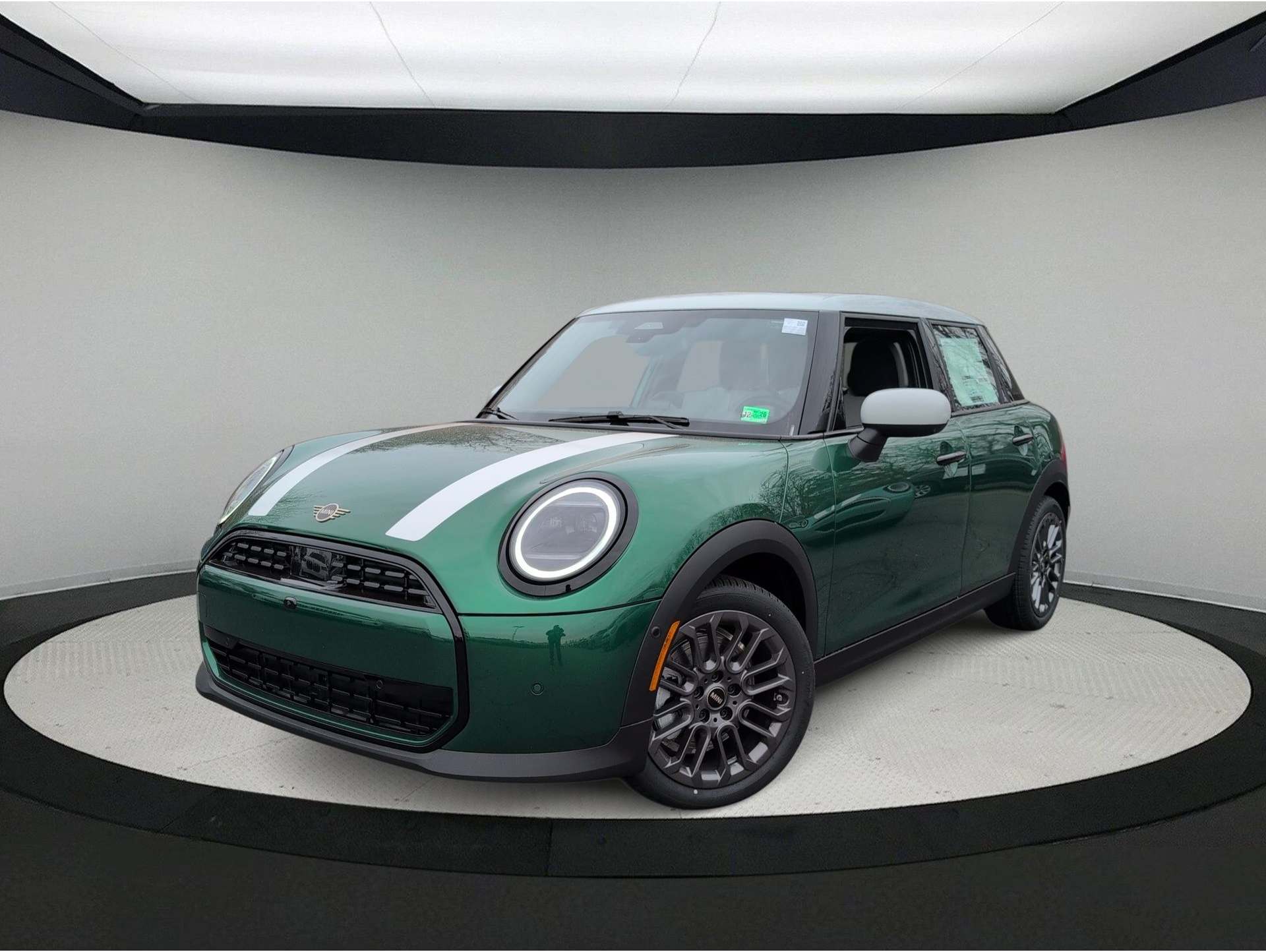 2026 MINI Hardtop 4 Door Base's photo