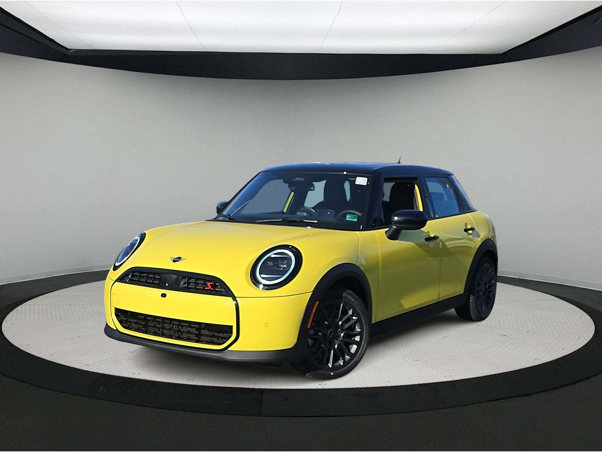 2026 MINI Hardtop 4 Door S's photo