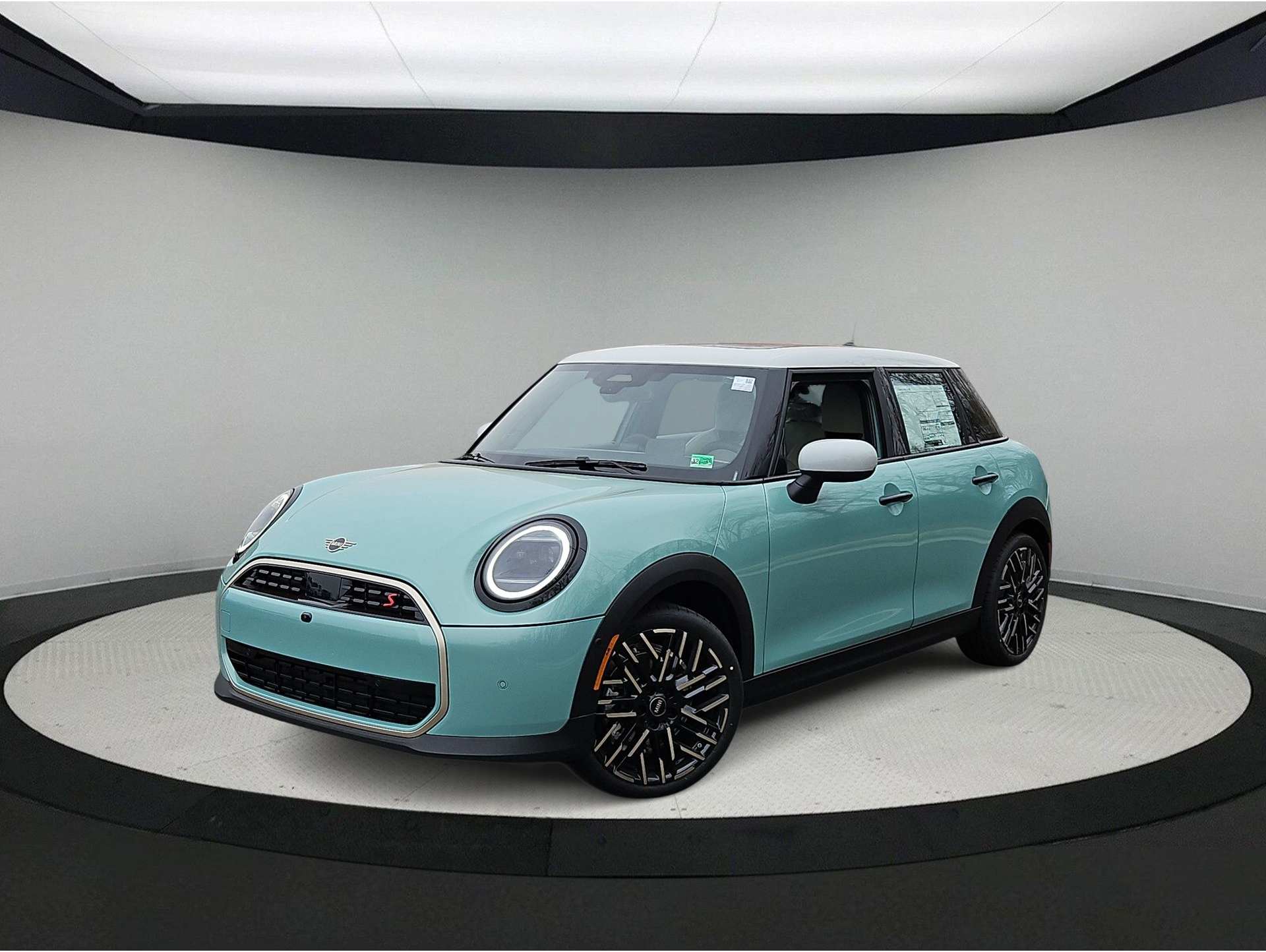 2026 MINI Hardtop 4 Door S's photo