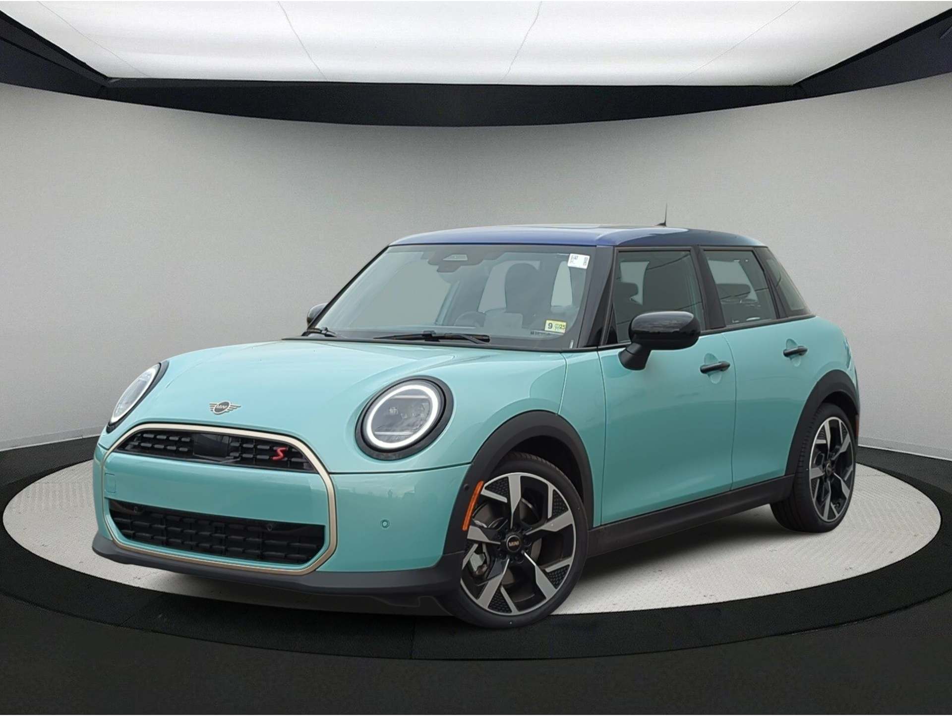 2025 MINI Hardtop 4 Door S's photo