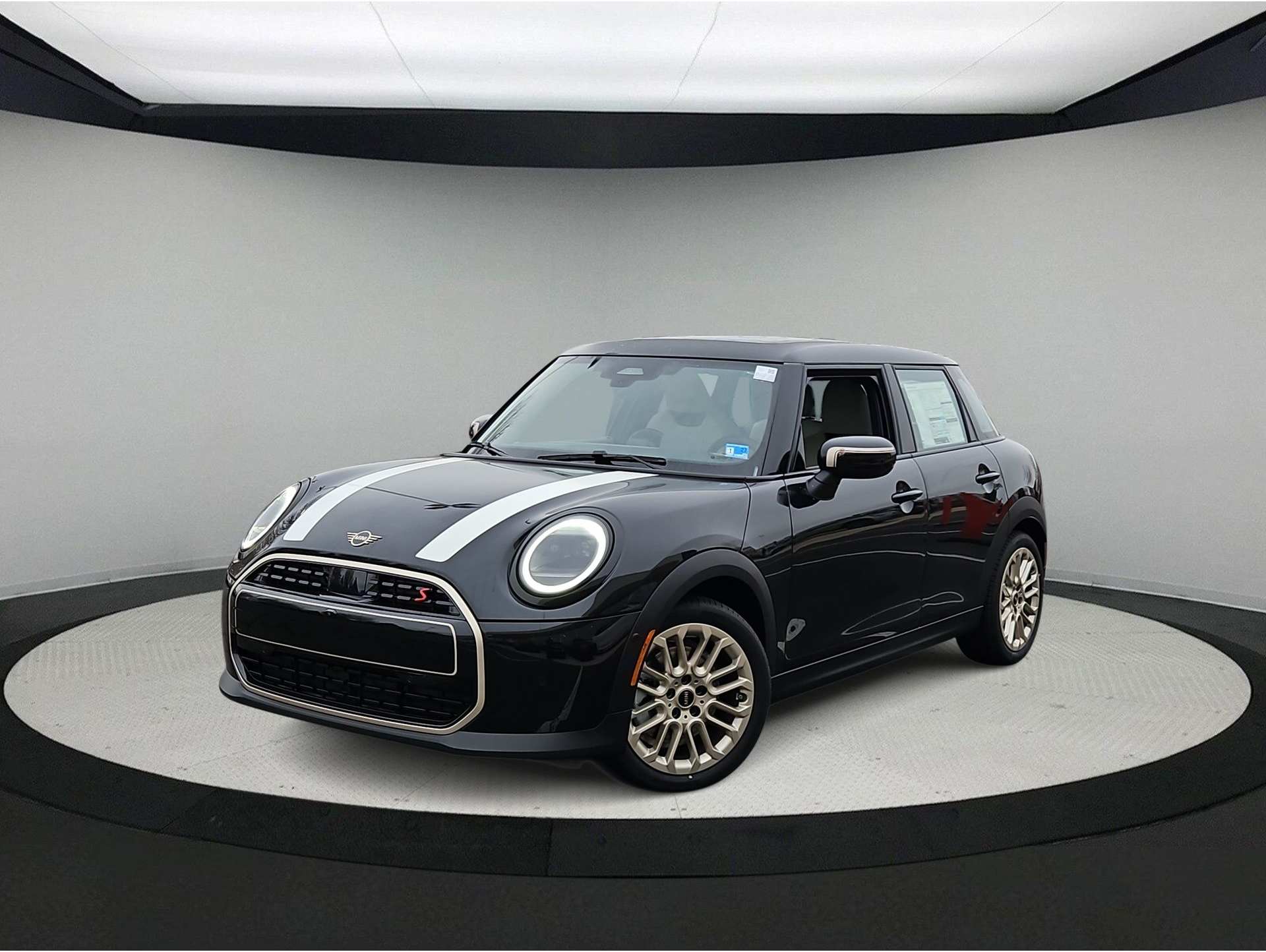 2026 MINI Hardtop 4 Door S's photo