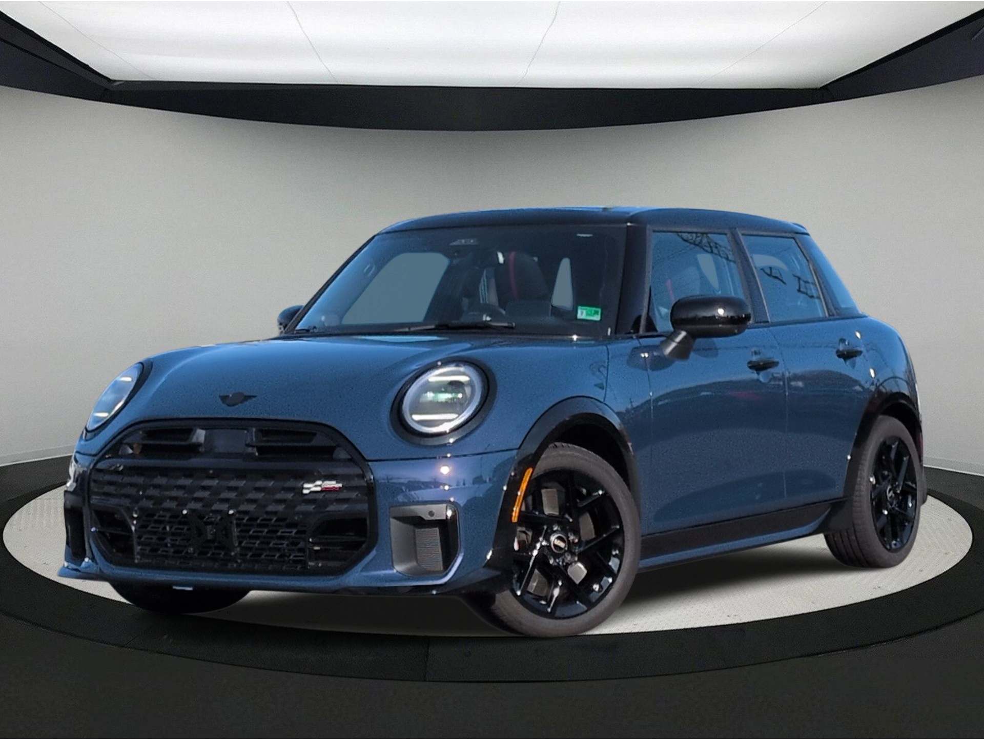 2025 MINI Hardtop 4 Door S's photo