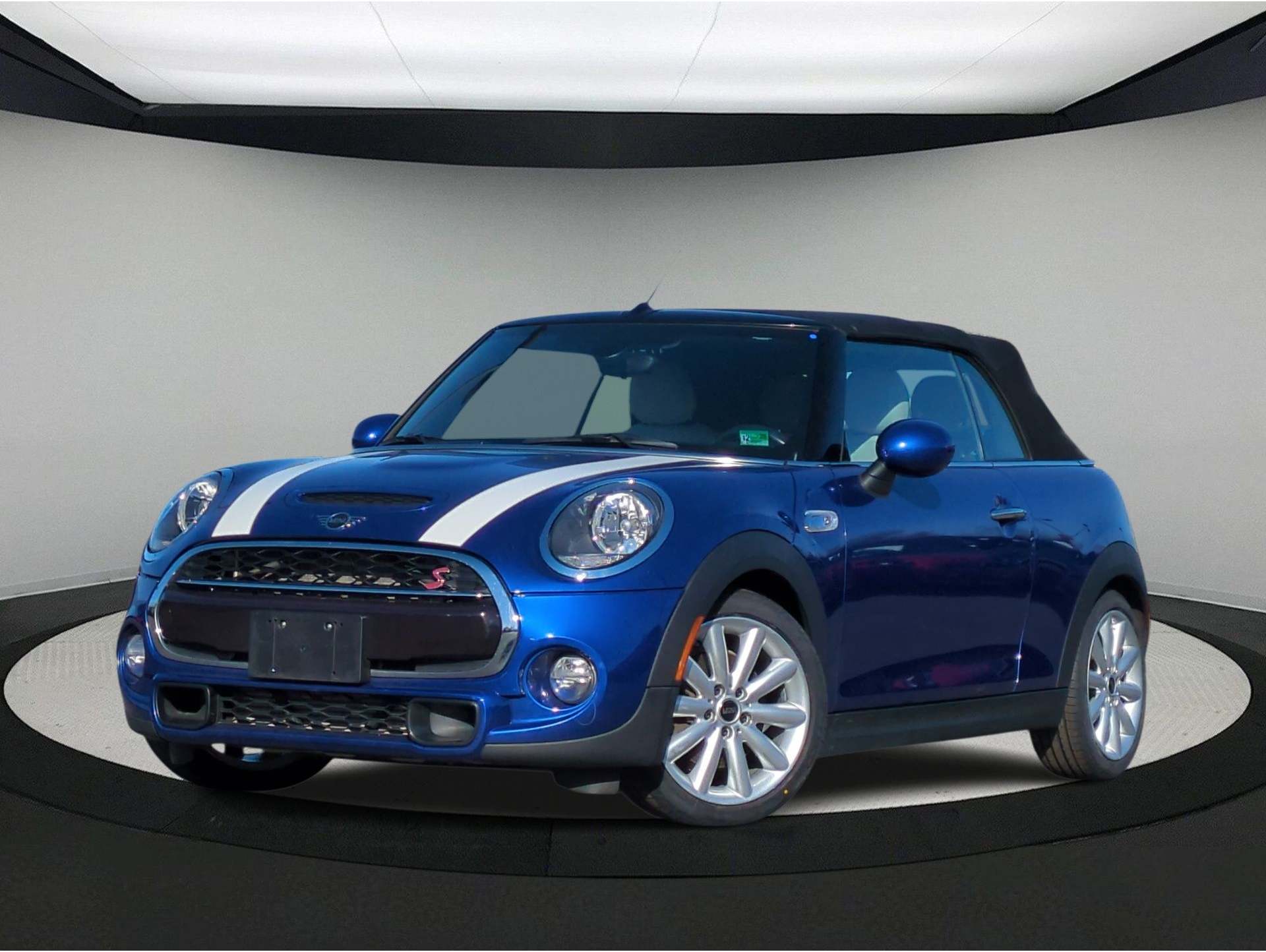 2019 MINI Convertible S's photo