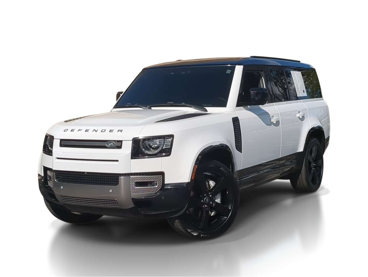 2023 Land Rover Defender SE's photo