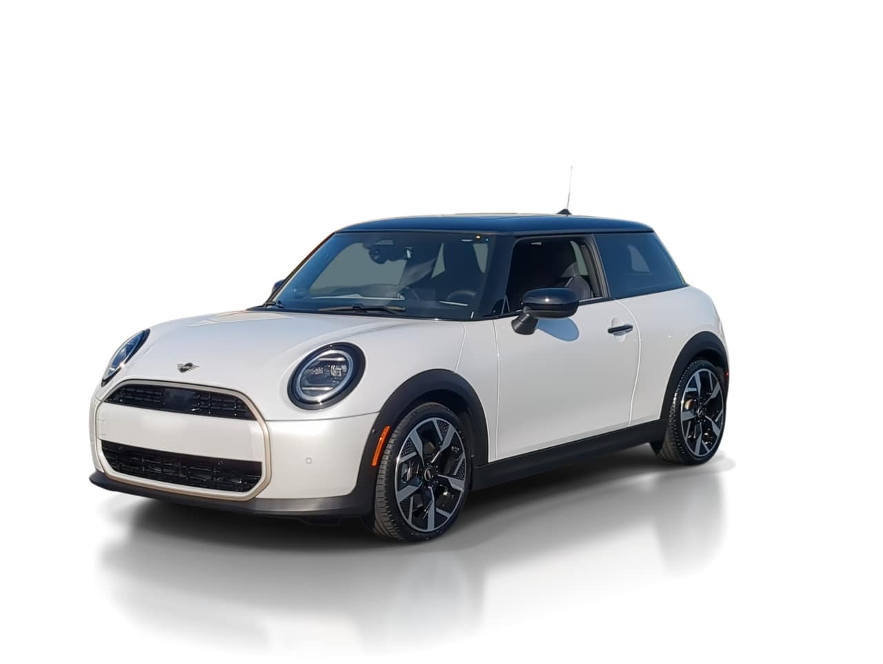 2025 MINI Hardtop Base's photo