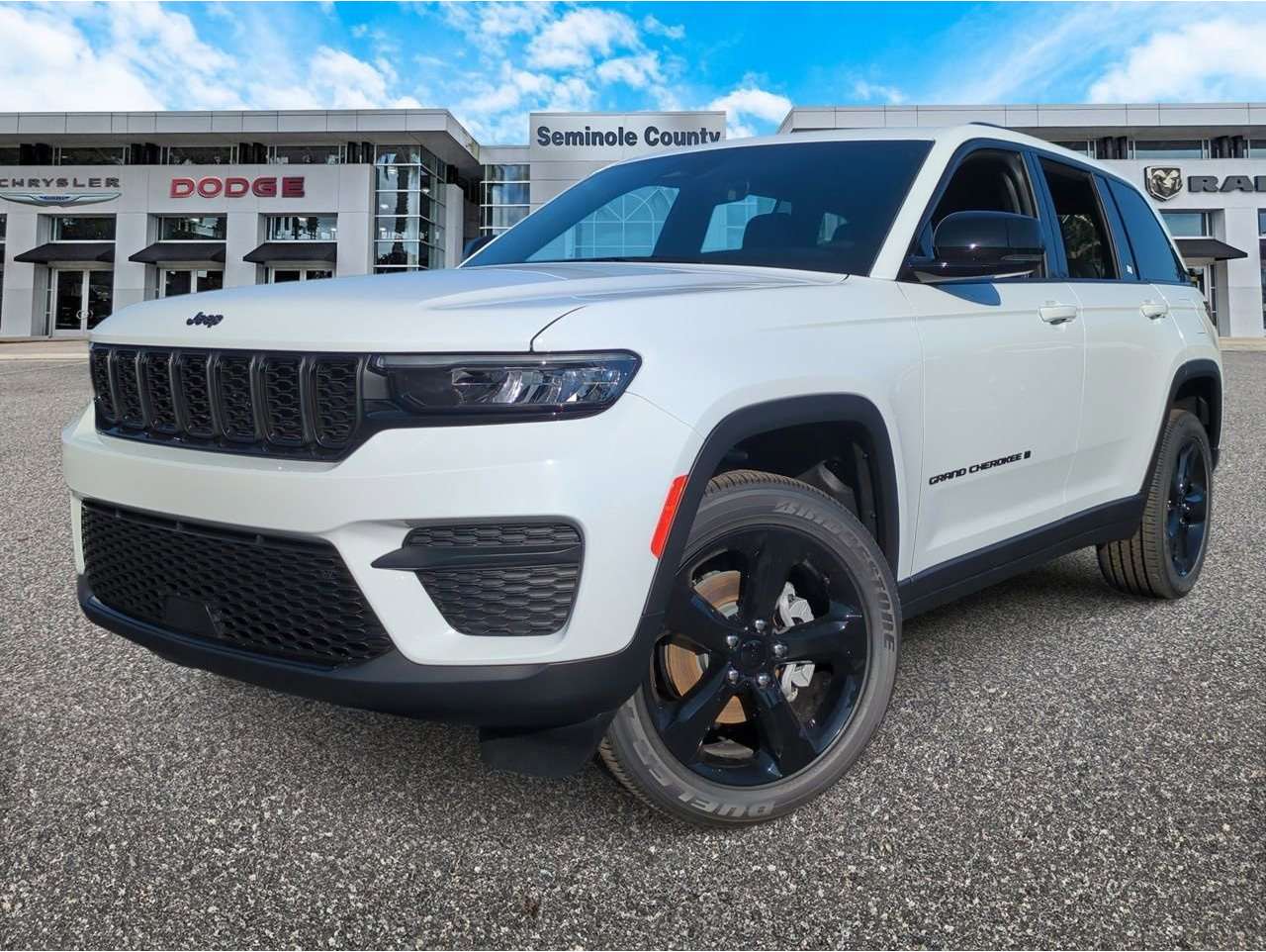 2025 Jeep Grand Cherokee Altitude's photo