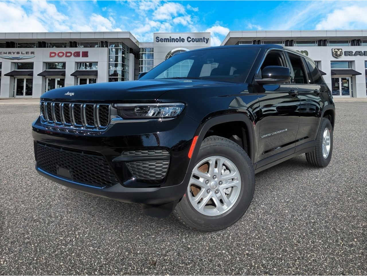 2025 Jeep Grand Cherokee Laredo's photo