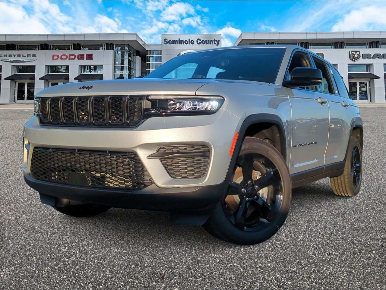 2025 Jeep Grand Cherokee Altitude's photo
