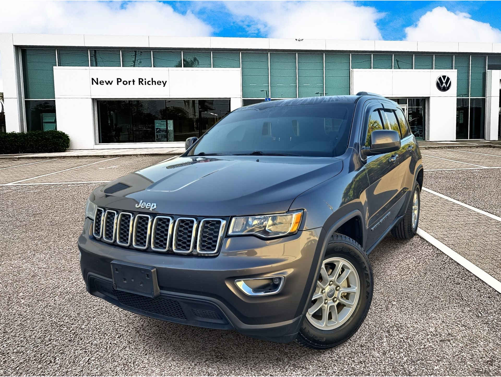 2019 Jeep Grand Cherokee Laredo E's photo