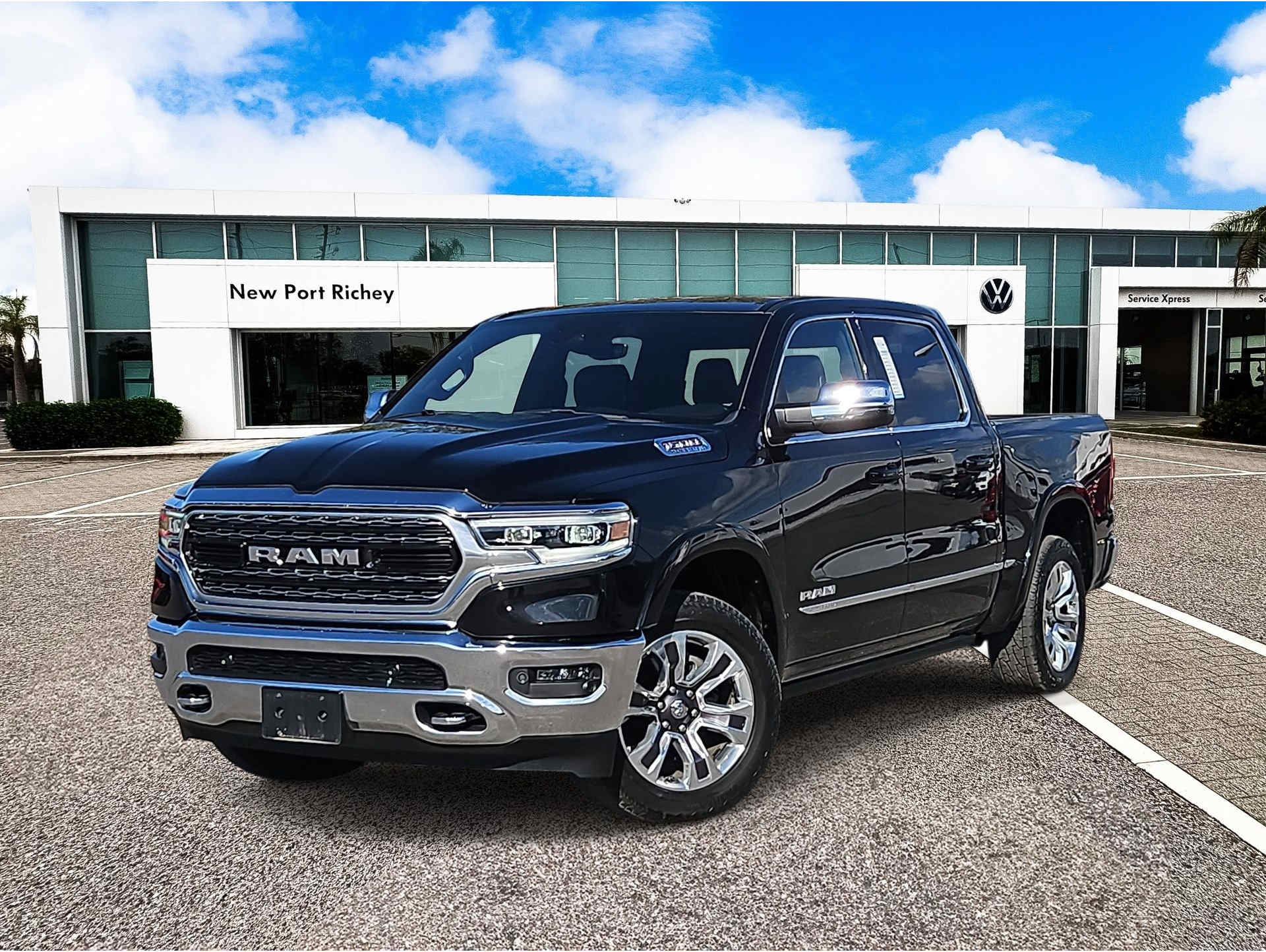 2023 RAM Ram 1500 Pickup Limited's photo