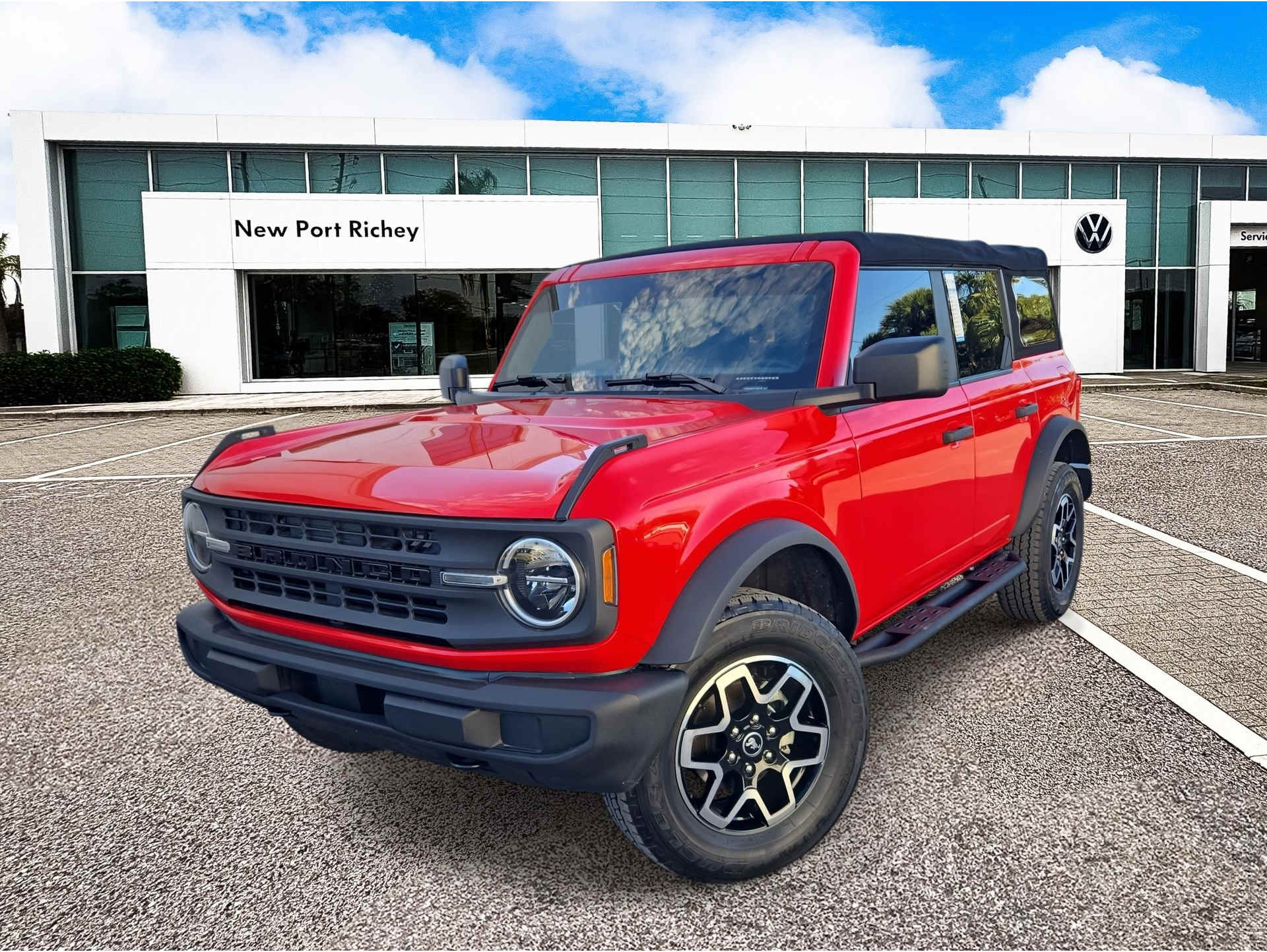 2023 Ford Bronco 4-Door Base