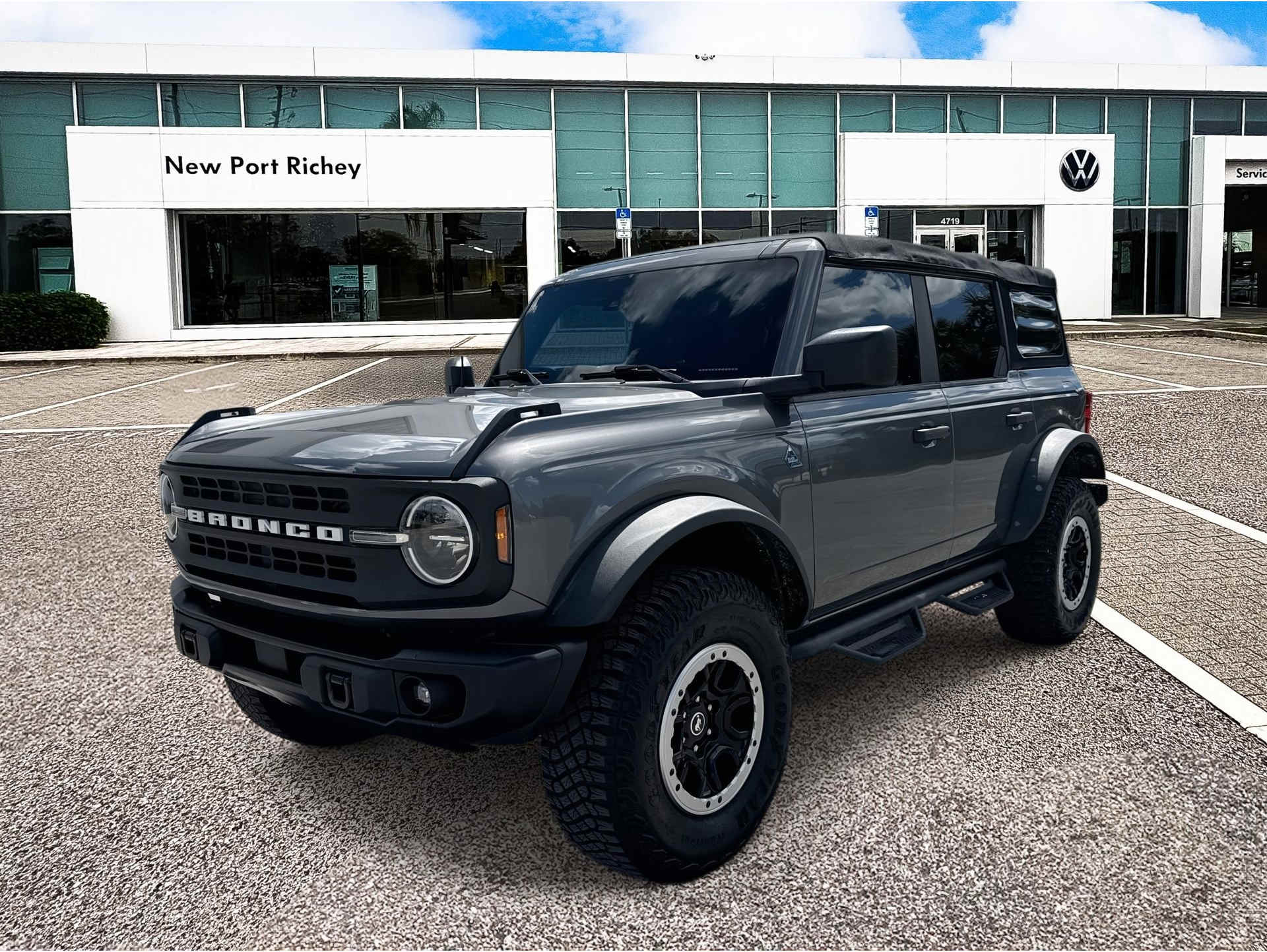 2022 Ford Bronco 4-Door Black Diamond