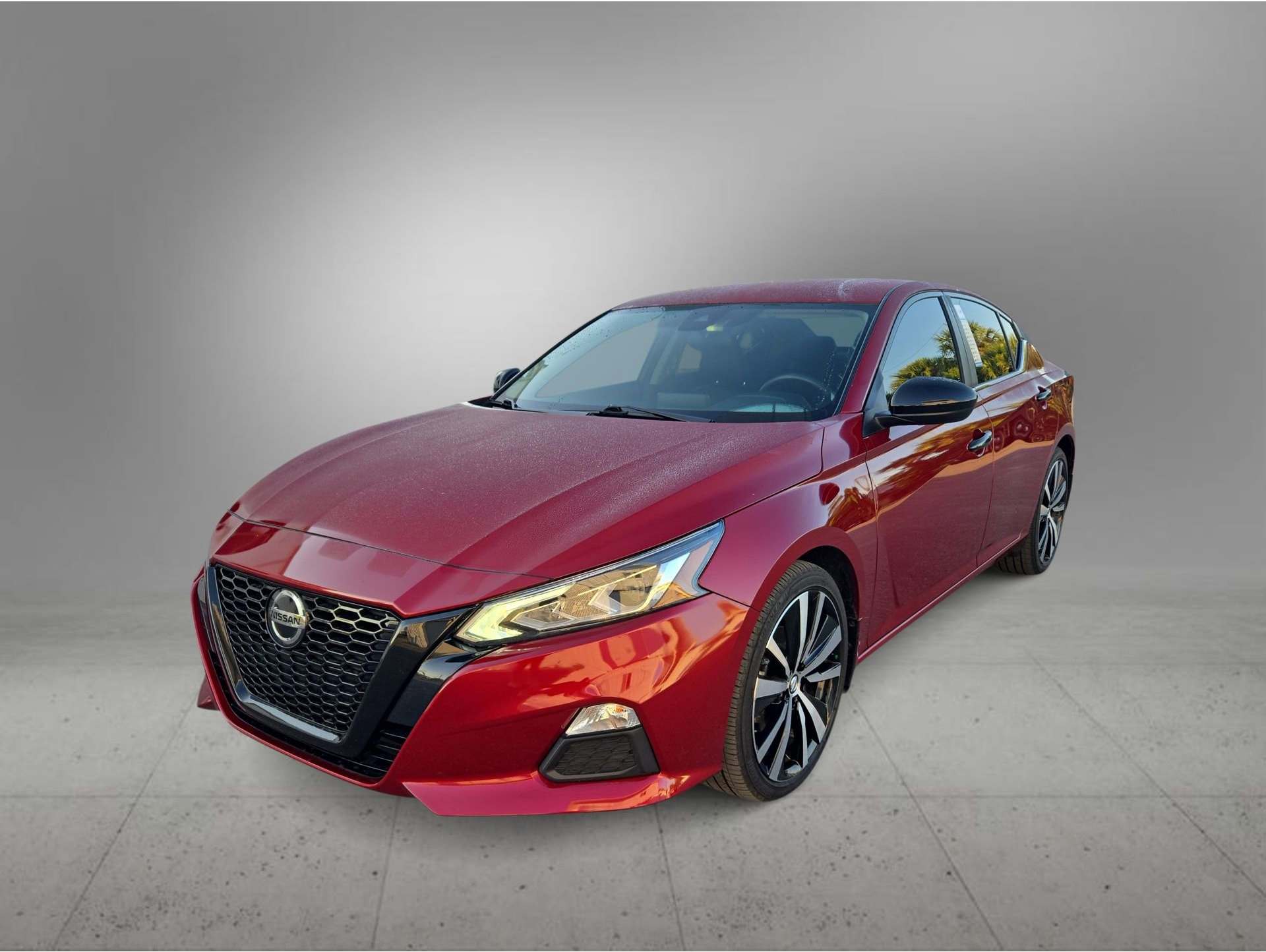 2022 Nissan Altima SR's photo