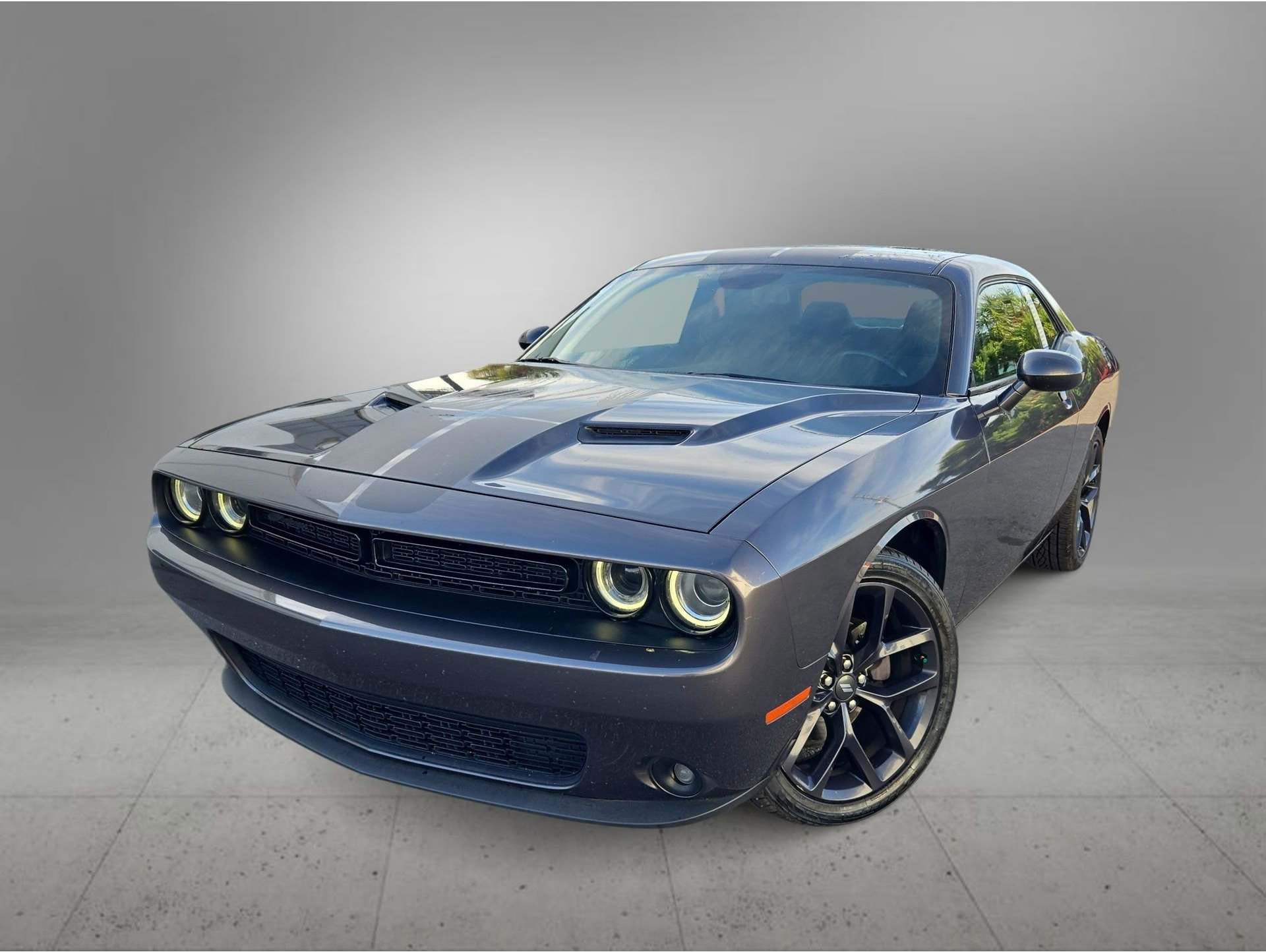 2020 Dodge Challenger SXT's photo