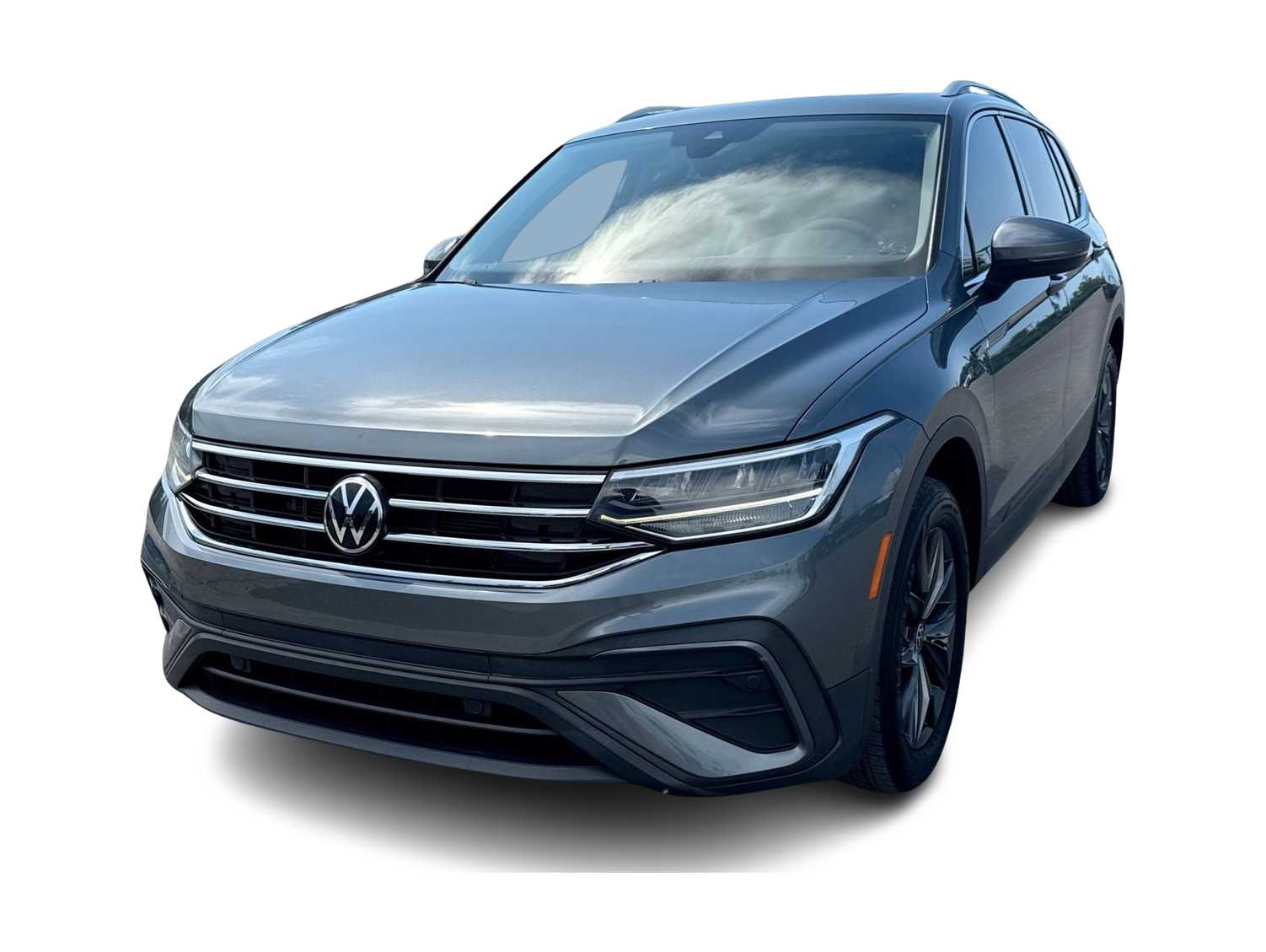 Thumbnail: 2022 Volkswagen Tiguan - 1