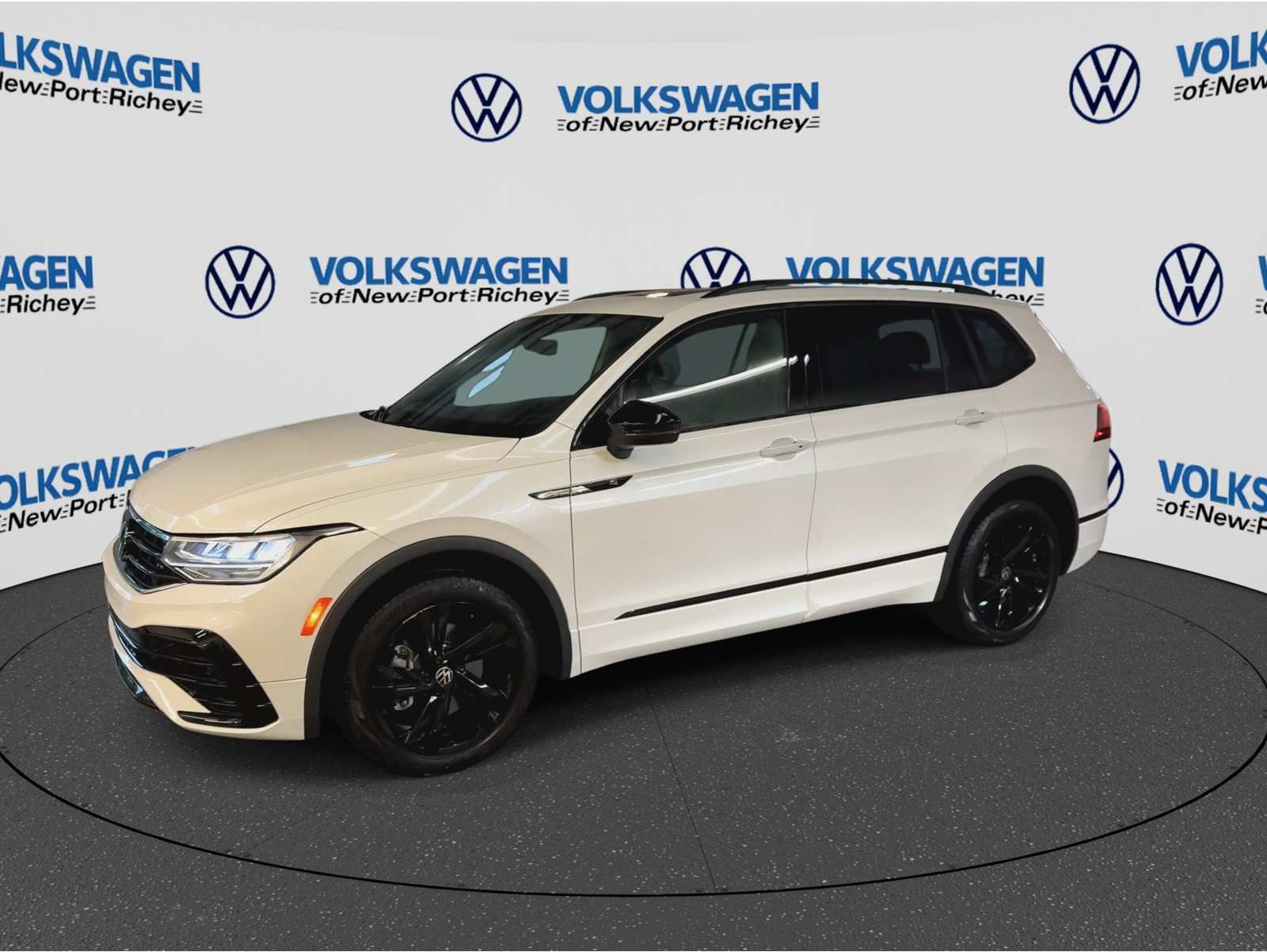 2024 Volkswagen Tiguan SE R-LINE BLACK
