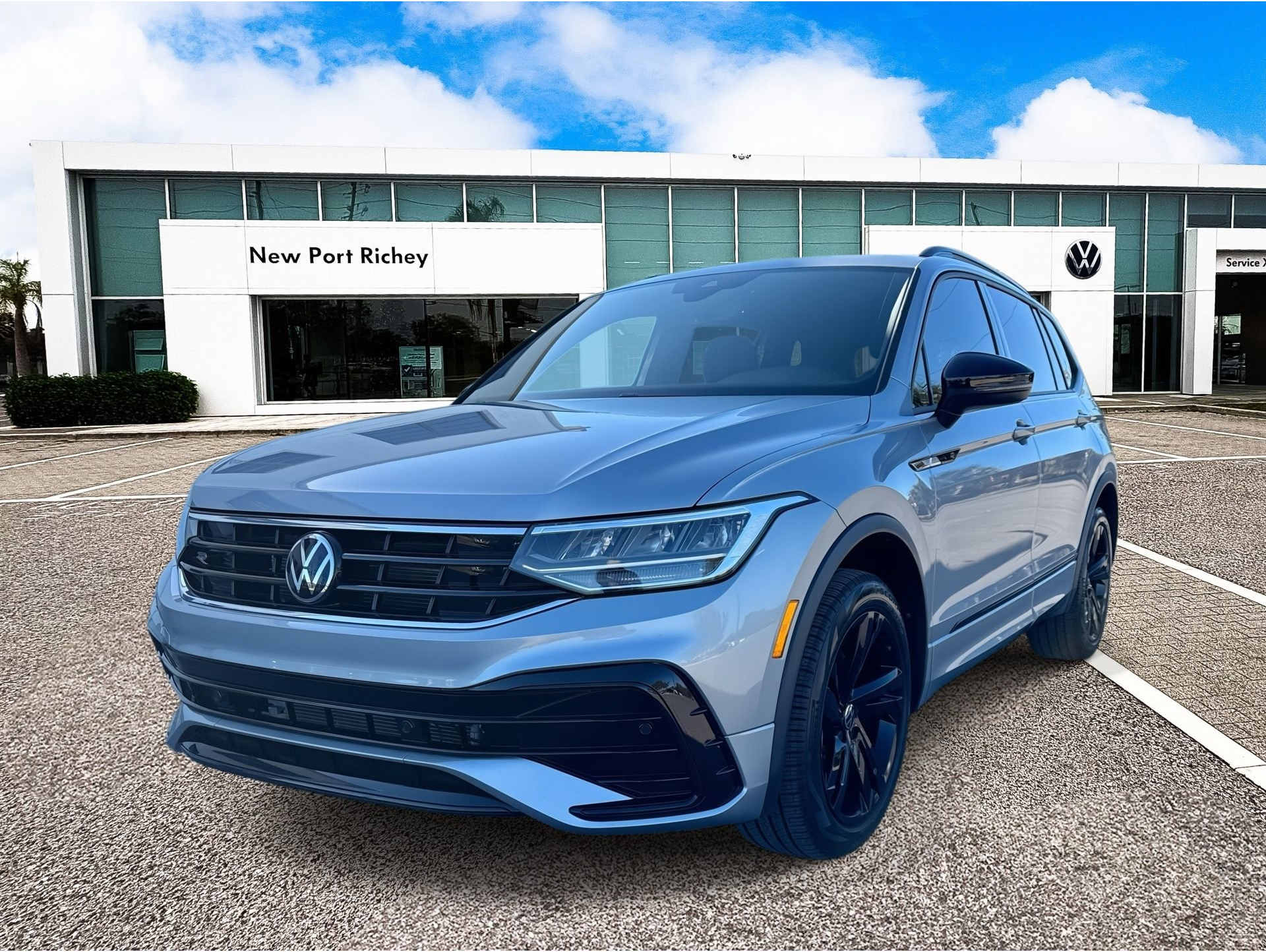 2023 Volkswagen Tiguan SE R-LINE BLACK