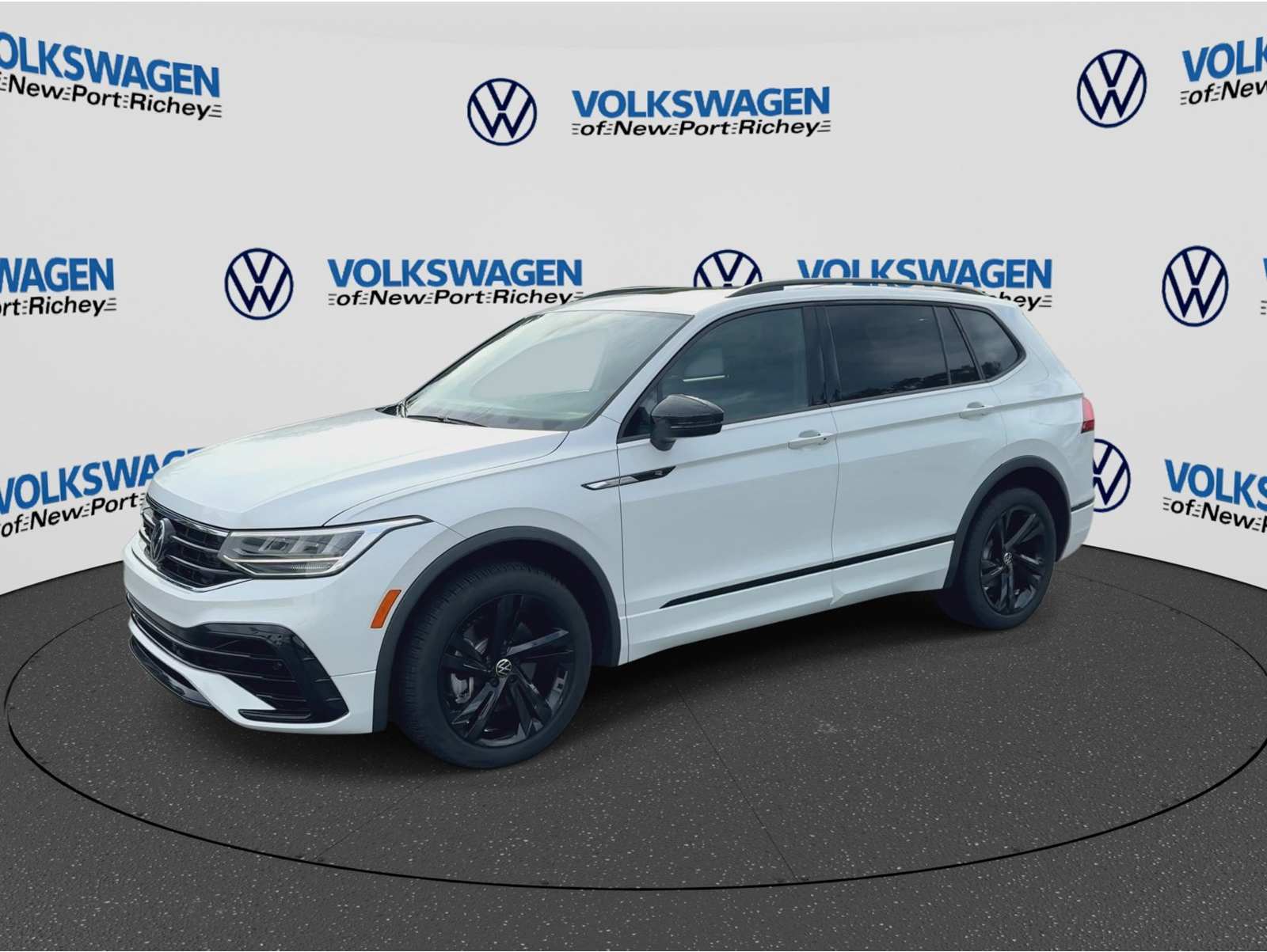 2024 Volkswagen Tiguan SE R-LINE BLACK