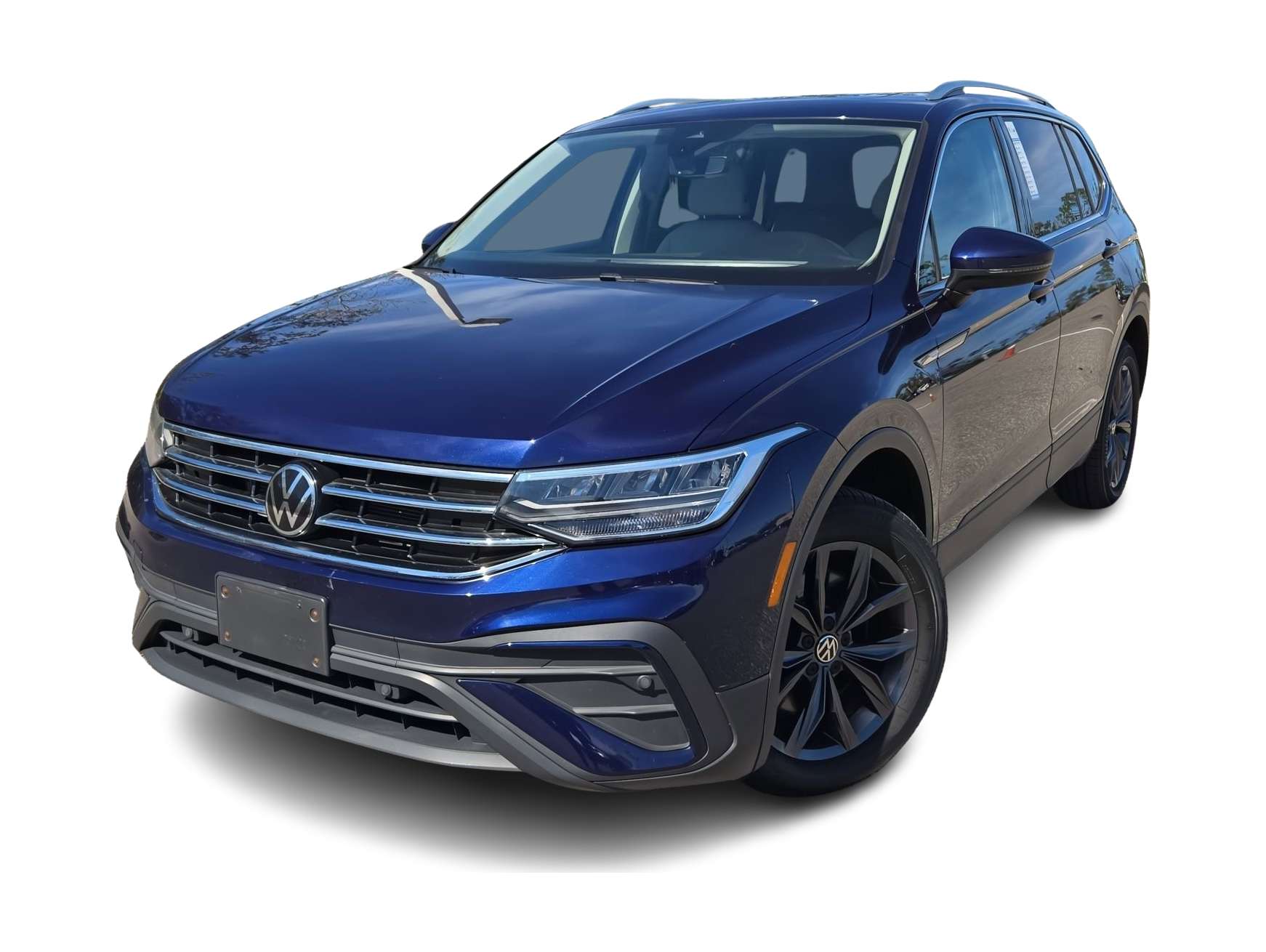 Thumbnail: 2023 Volkswagen Tiguan - 1