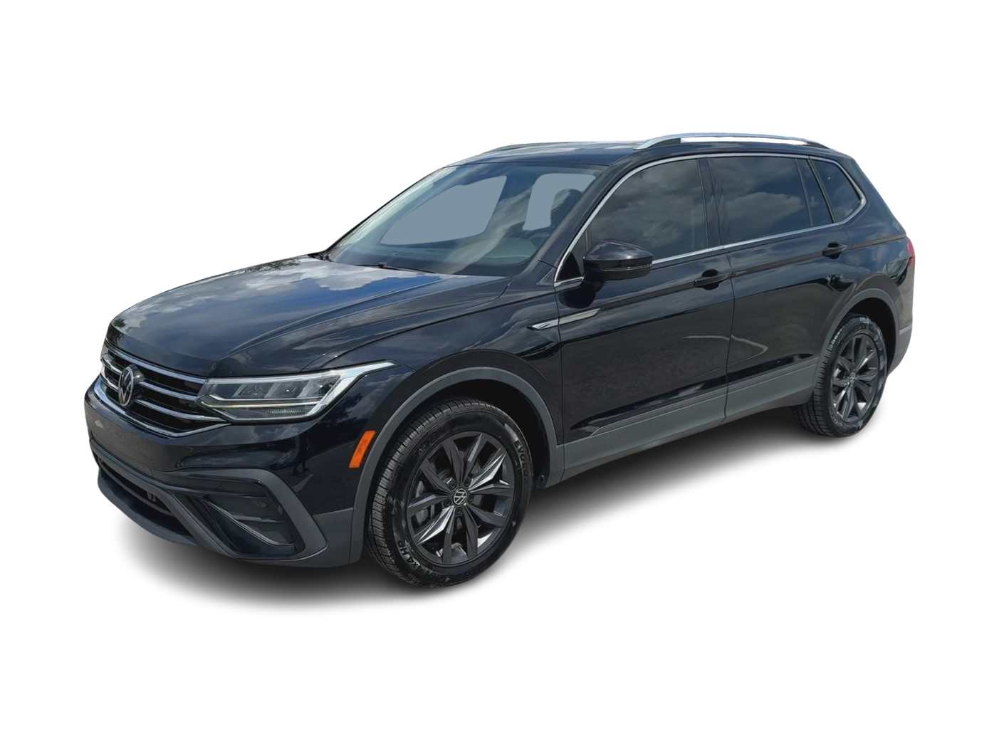 Thumbnail: 2023 Volkswagen Tiguan - 1