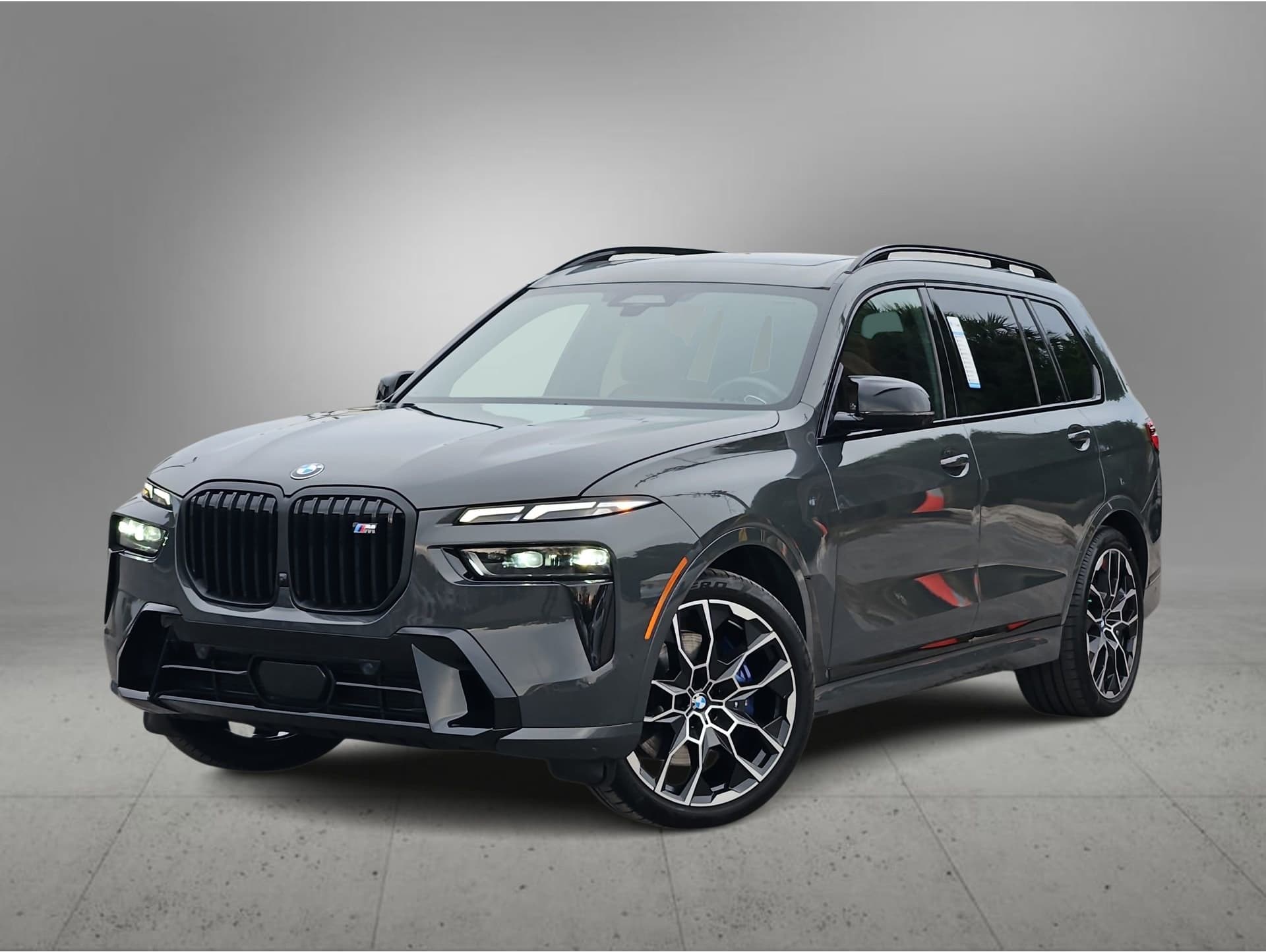2023 BMW X7 M60i's photo