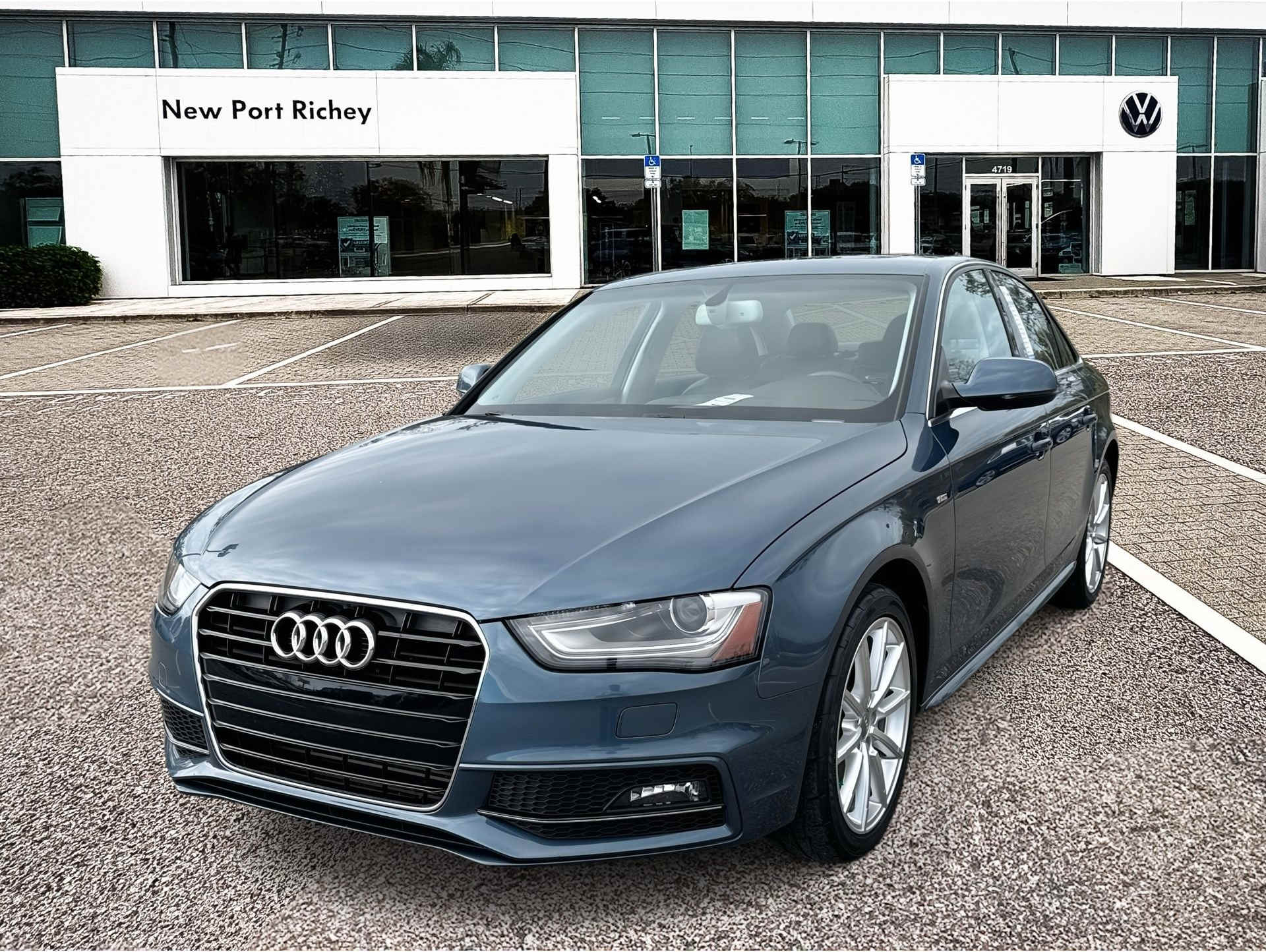 2016 Audi A4 Premium Plus's photo