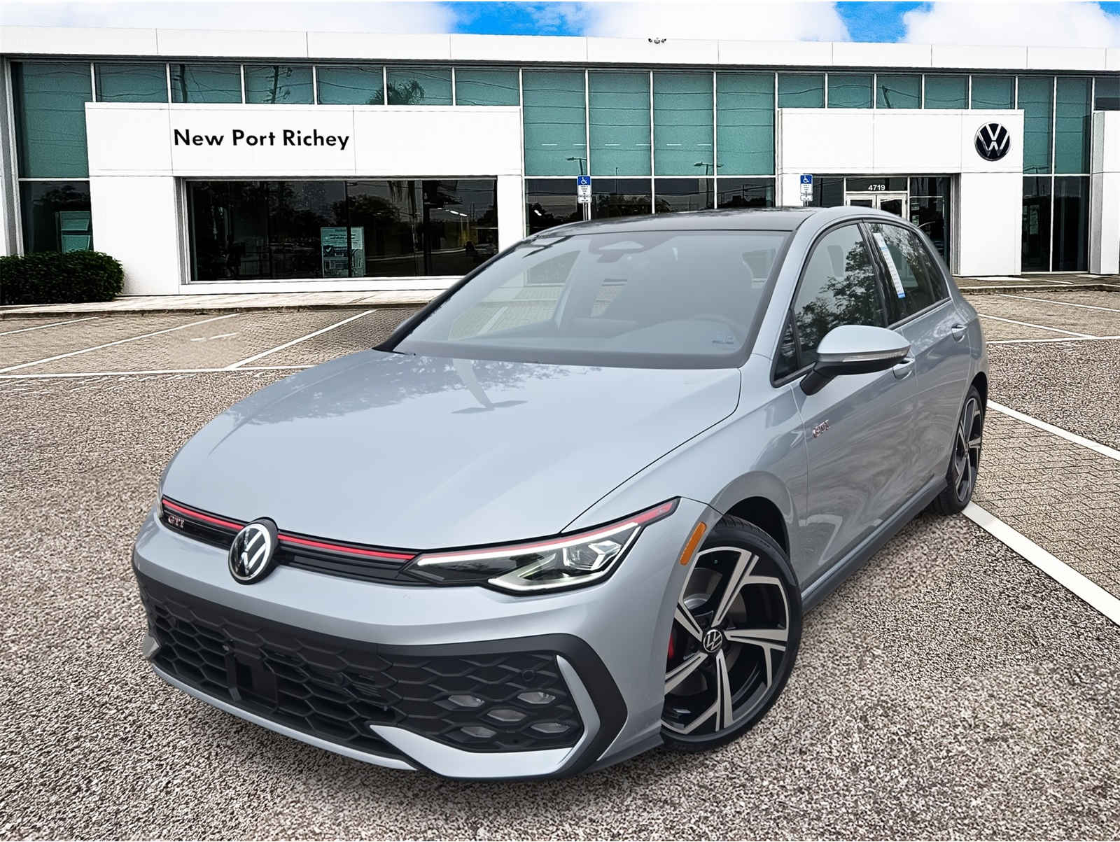 2026 Volkswagen Golf GTI SE's photo