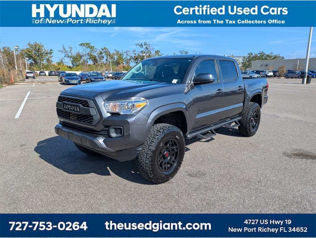 2021 Toyota Tacoma SR's photo