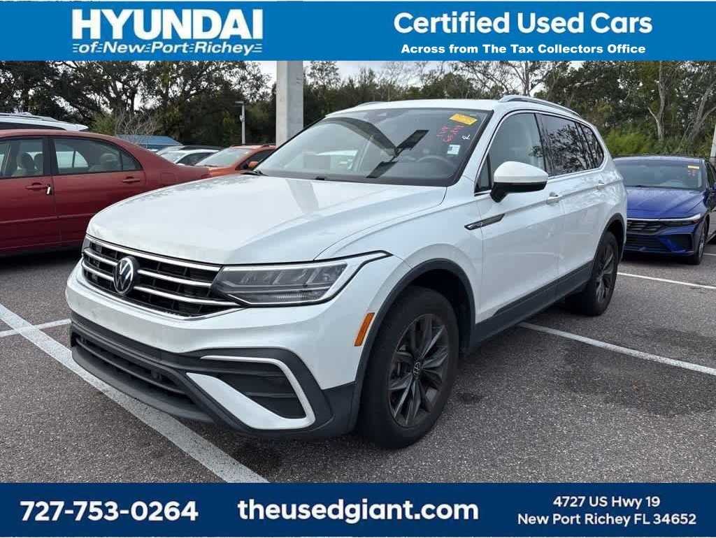 2023 Volkswagen Tiguan SE's photo