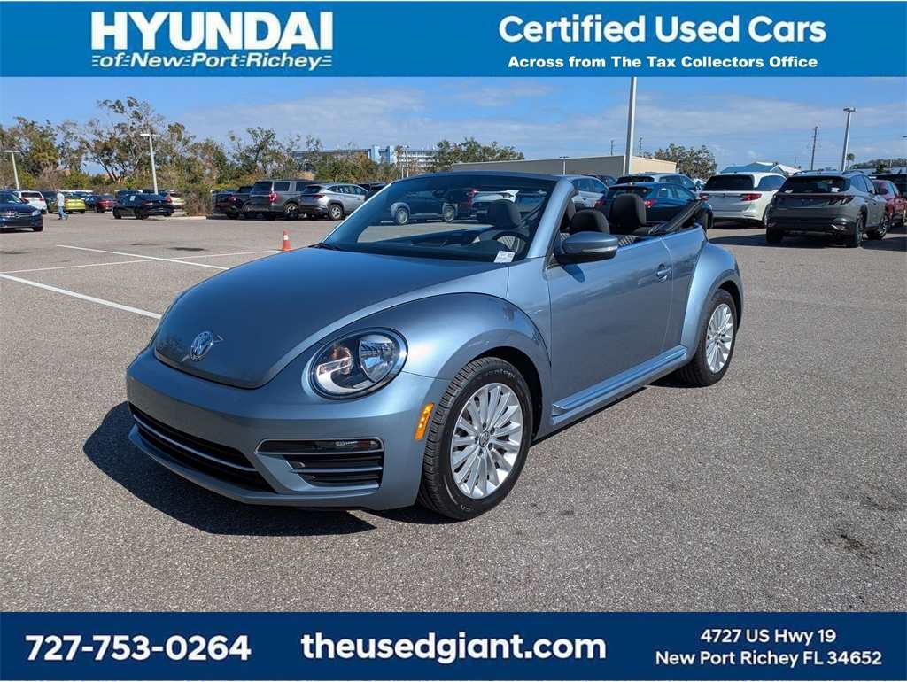 2019 Volkswagen Beetle SE's photo