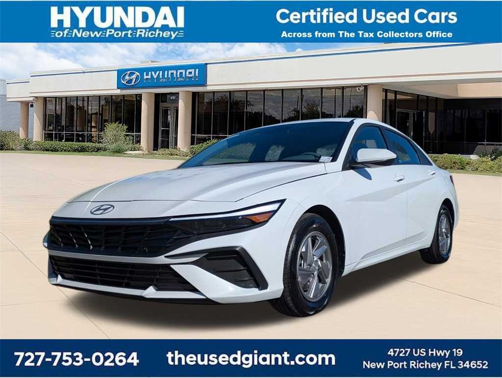 2025 Hyundai Elantra SE