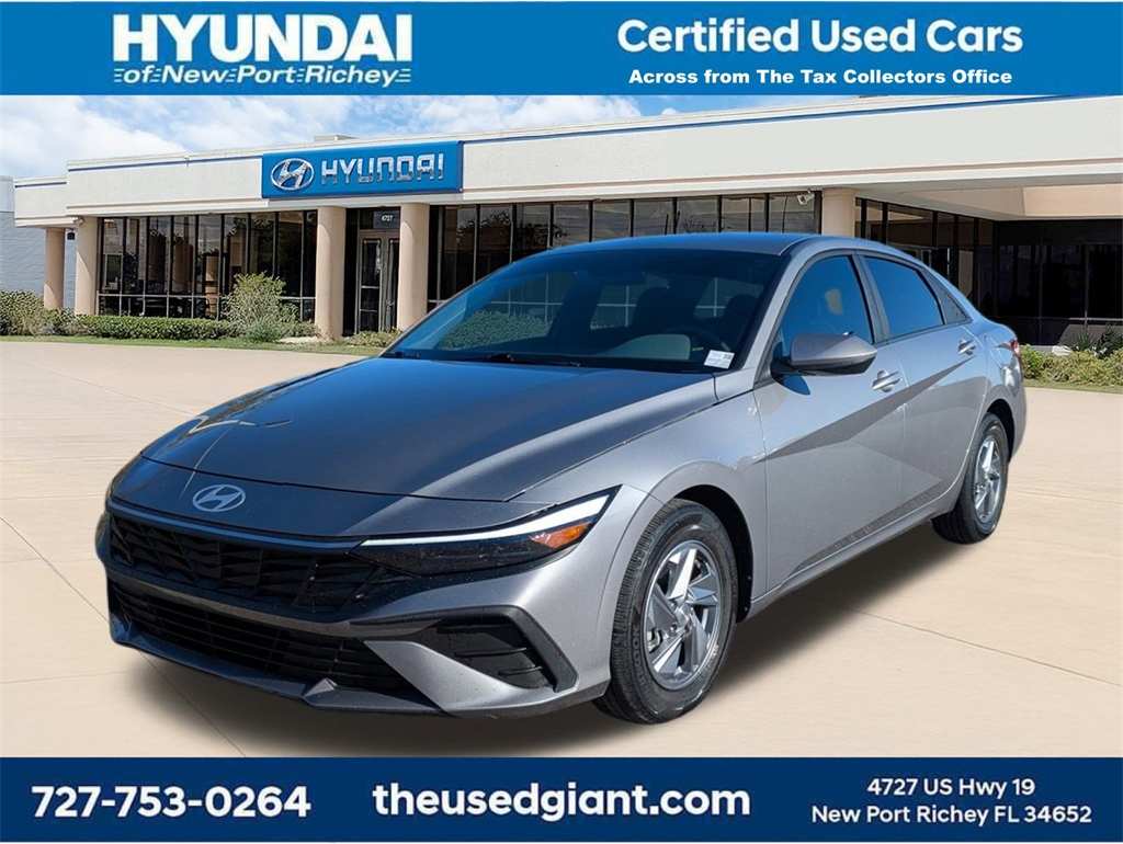 2024 Hyundai Elantra SE