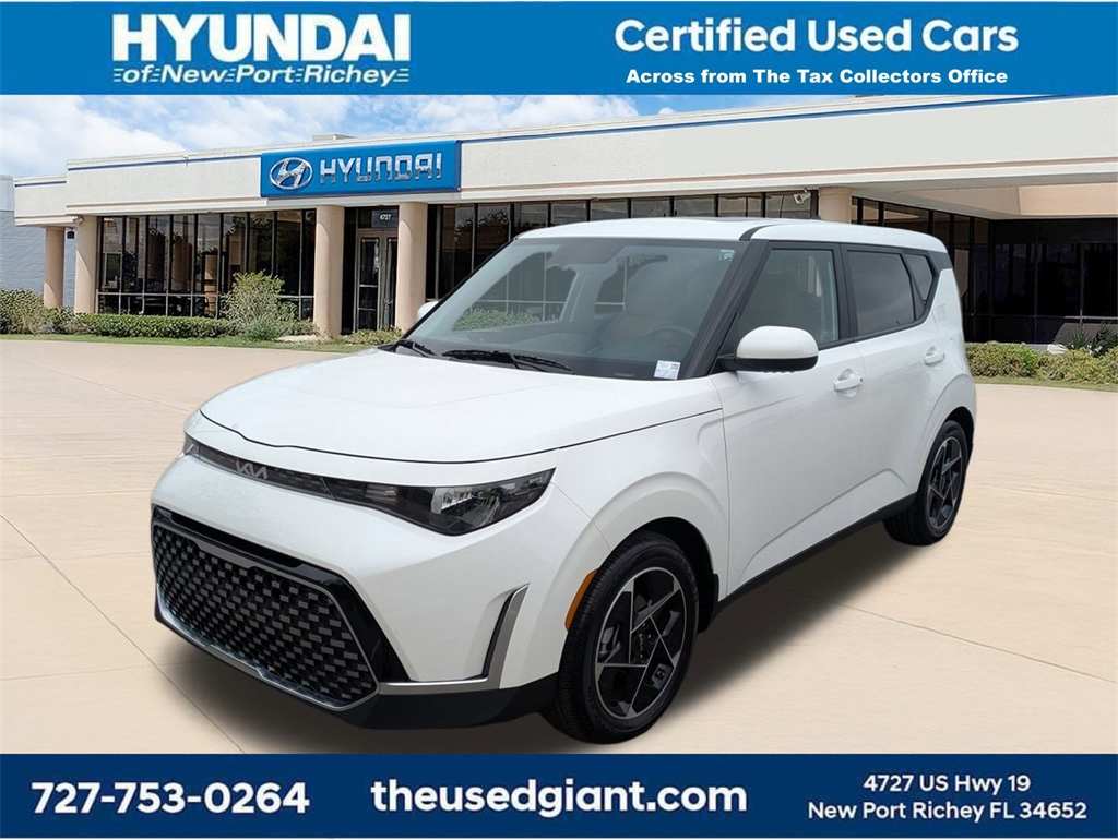 2024 Kia Soul EX's photo