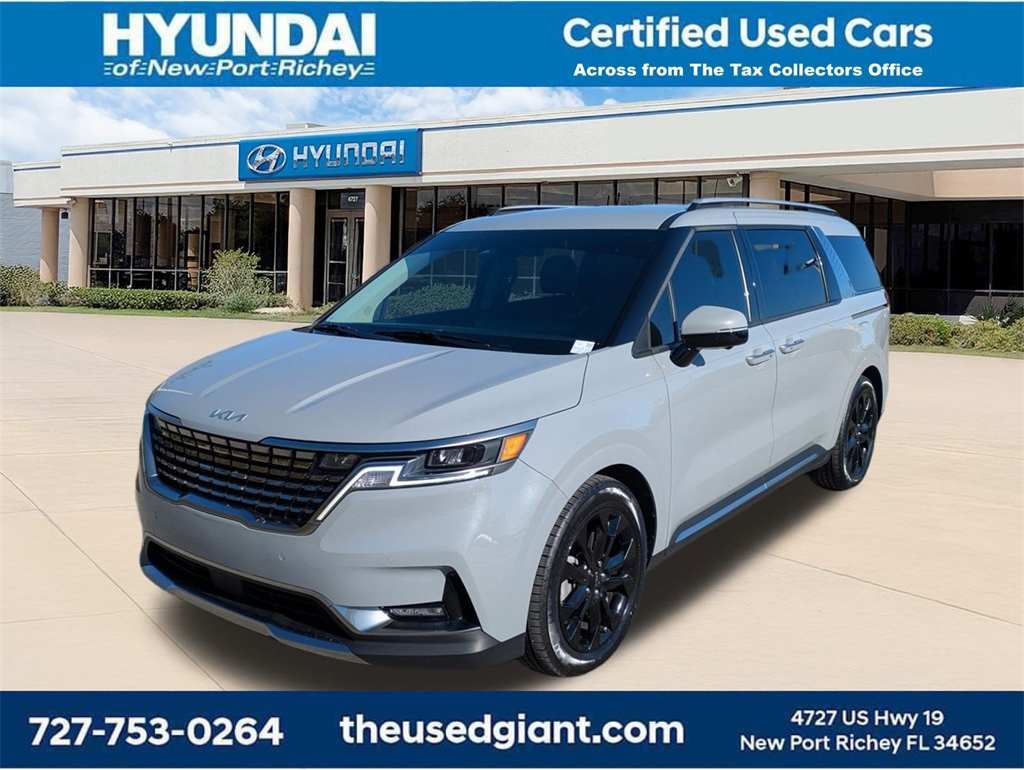 2023 Kia Carnival SX's photo