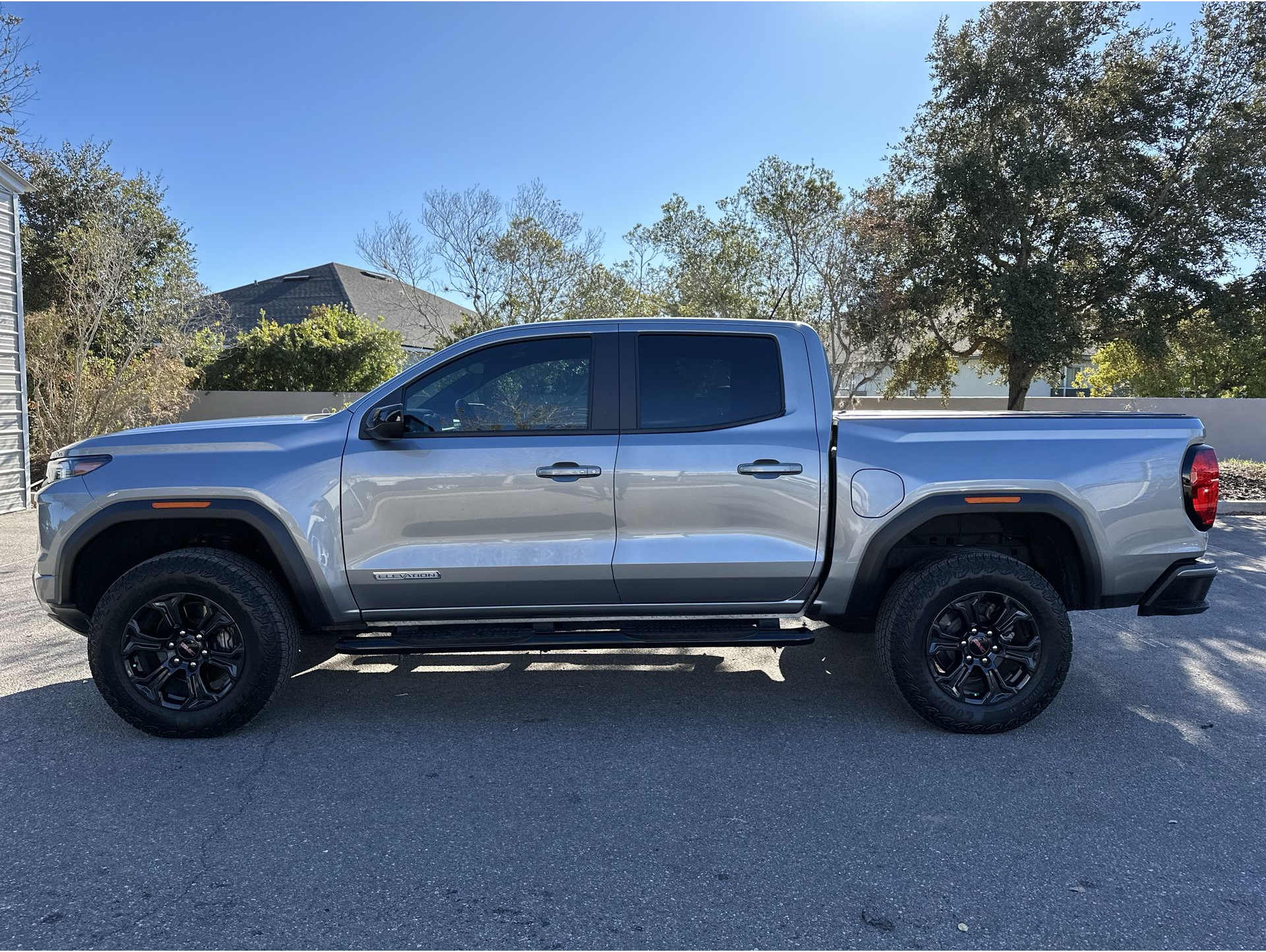 2024 GMC Canyon Elevation's photo