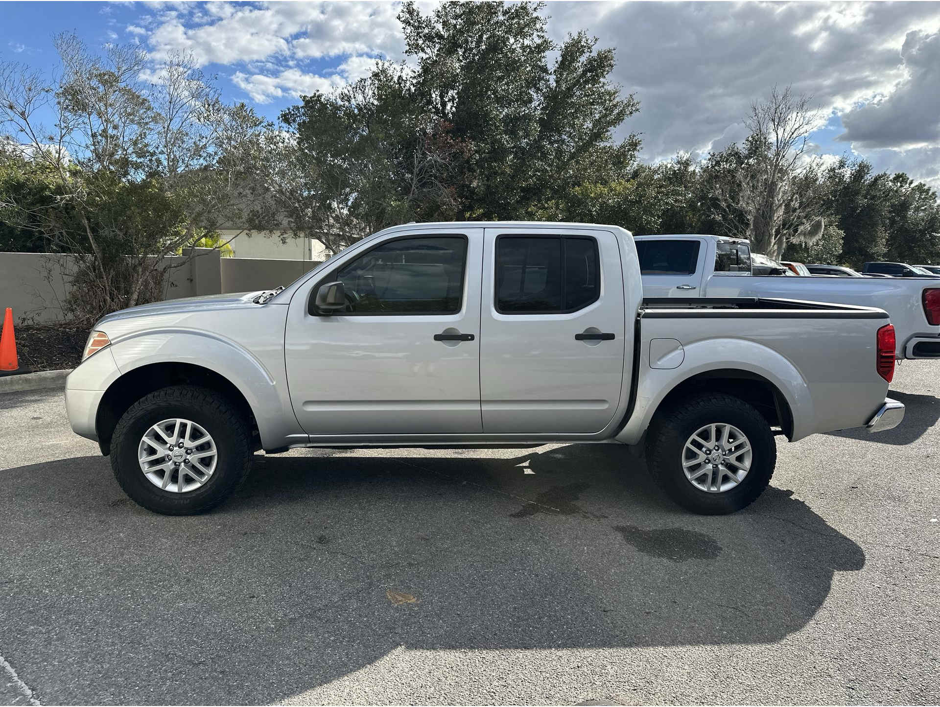 2014 Nissan Frontier SV's photo