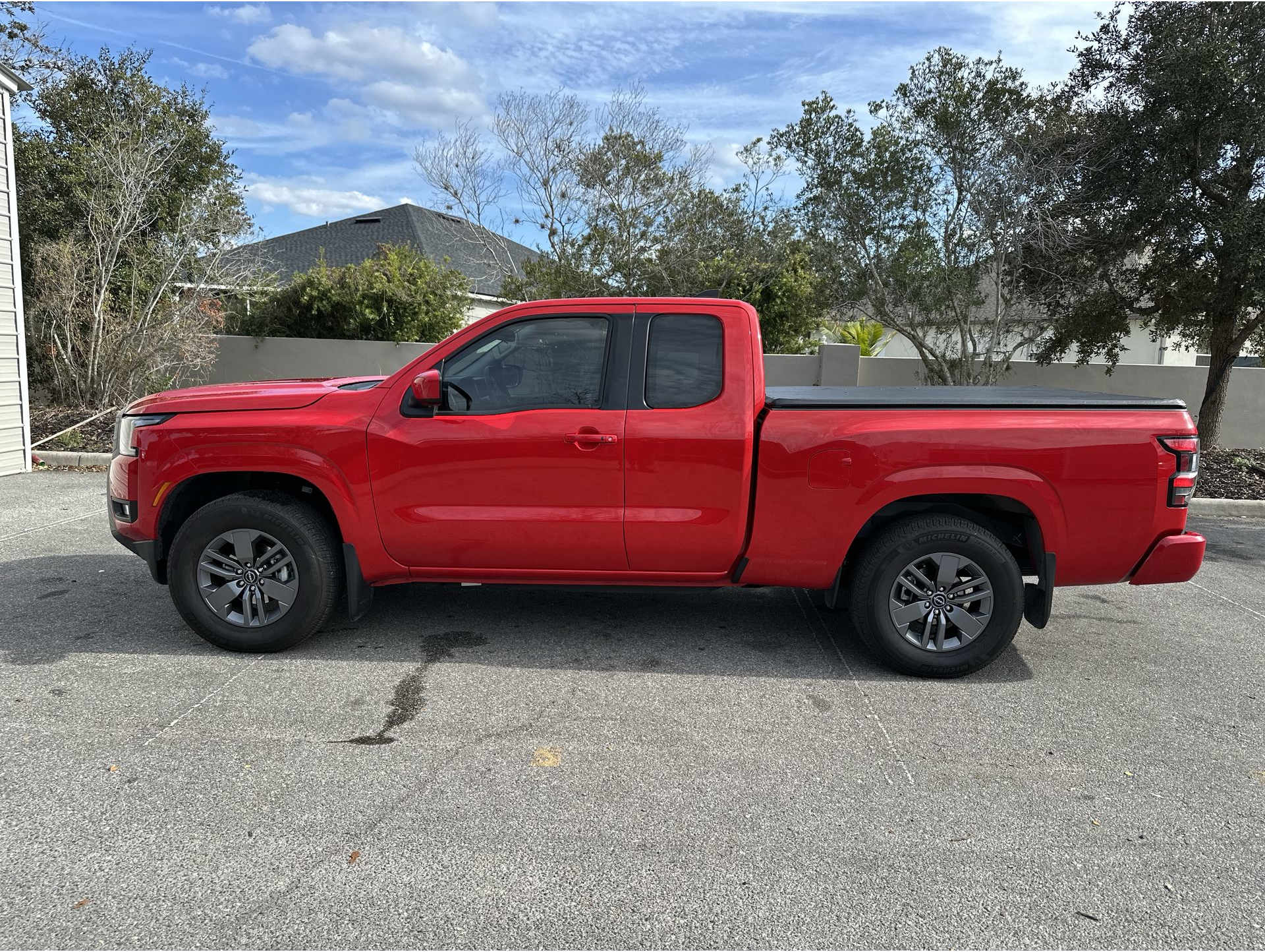 2025 Nissan Frontier SV