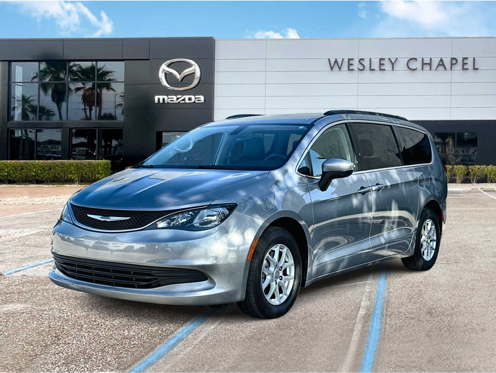 2020 Chrysler Voyager's photo