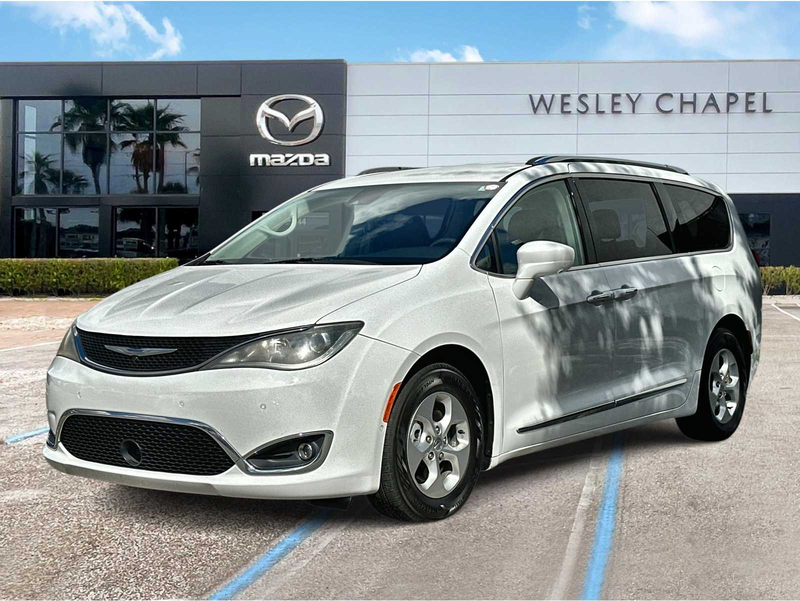 2017 Chrysler Pacifica Touring-L Plus