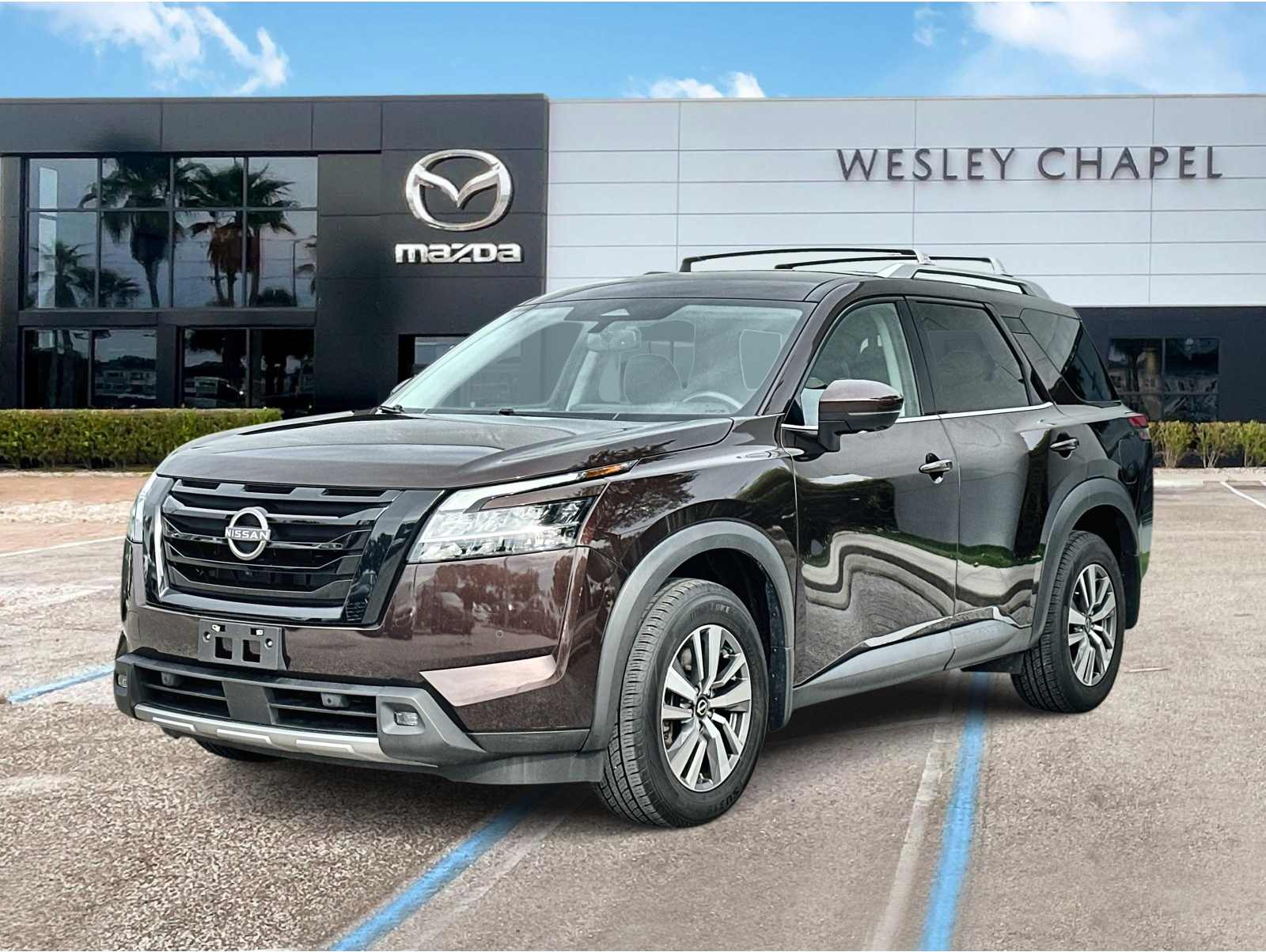 2022 Nissan Pathfinder SL's photo