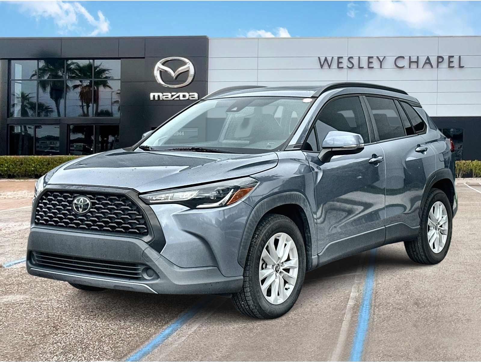 2022 Toyota Corolla Cross LE's photo