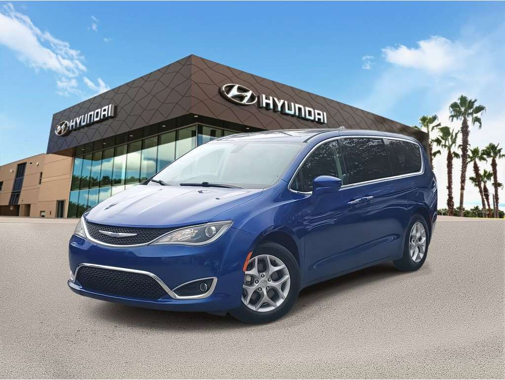2020 Chrysler Pacifica Touring