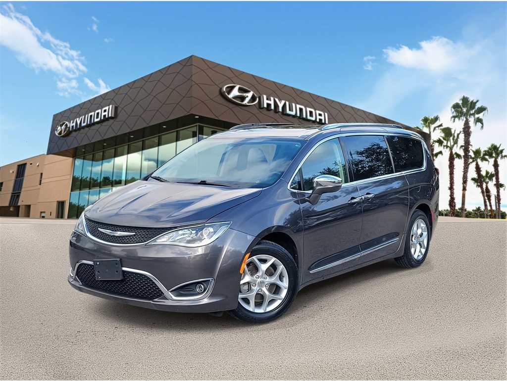 2020 Chrysler Pacifica Limited's photo