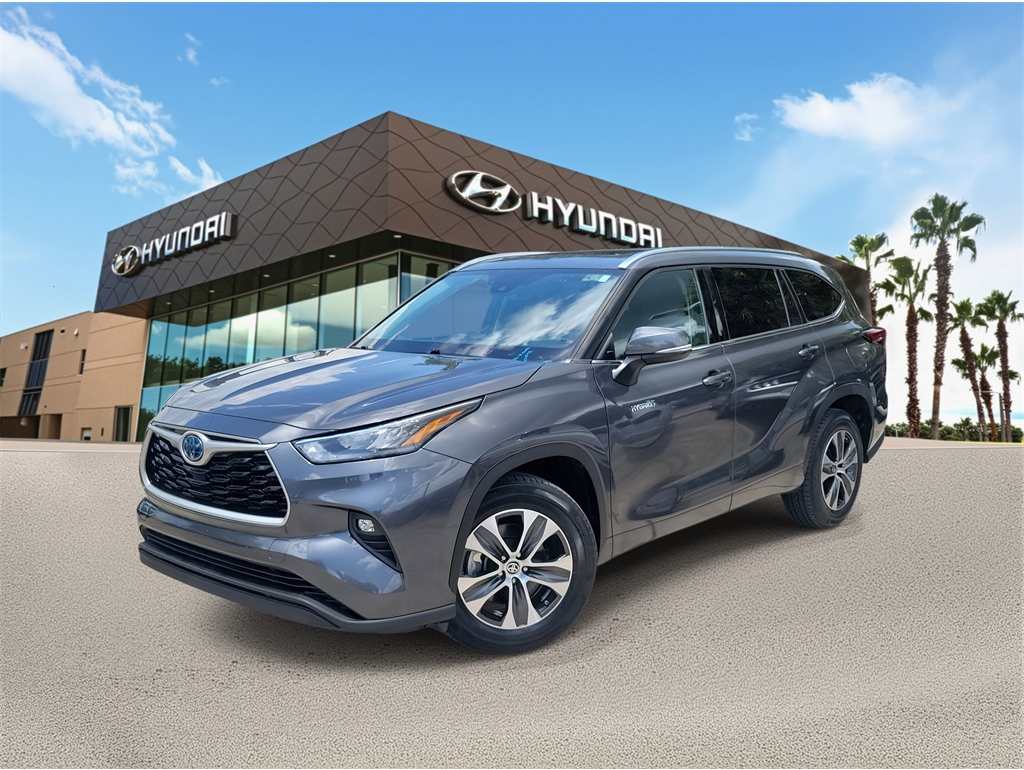 2020 Toyota Highlander XLE's photo