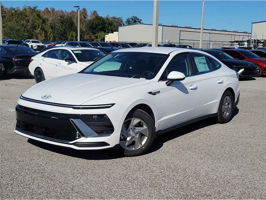 2026 Hyundai Sonata SE's photo